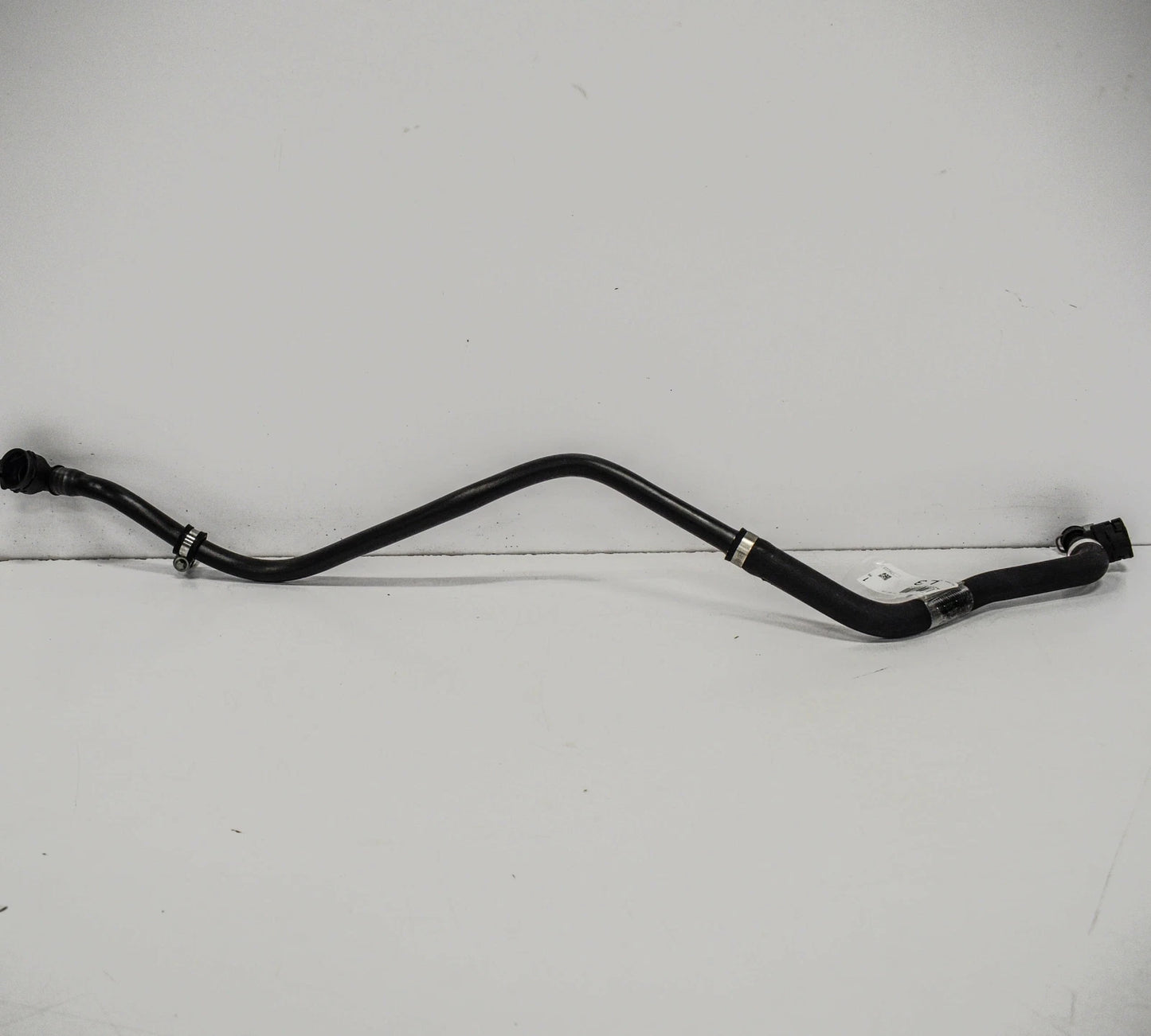 NEW MERCEDES-BENZ C-CLASS W205 COOLER HOSE A2055010900 ORIGINAL