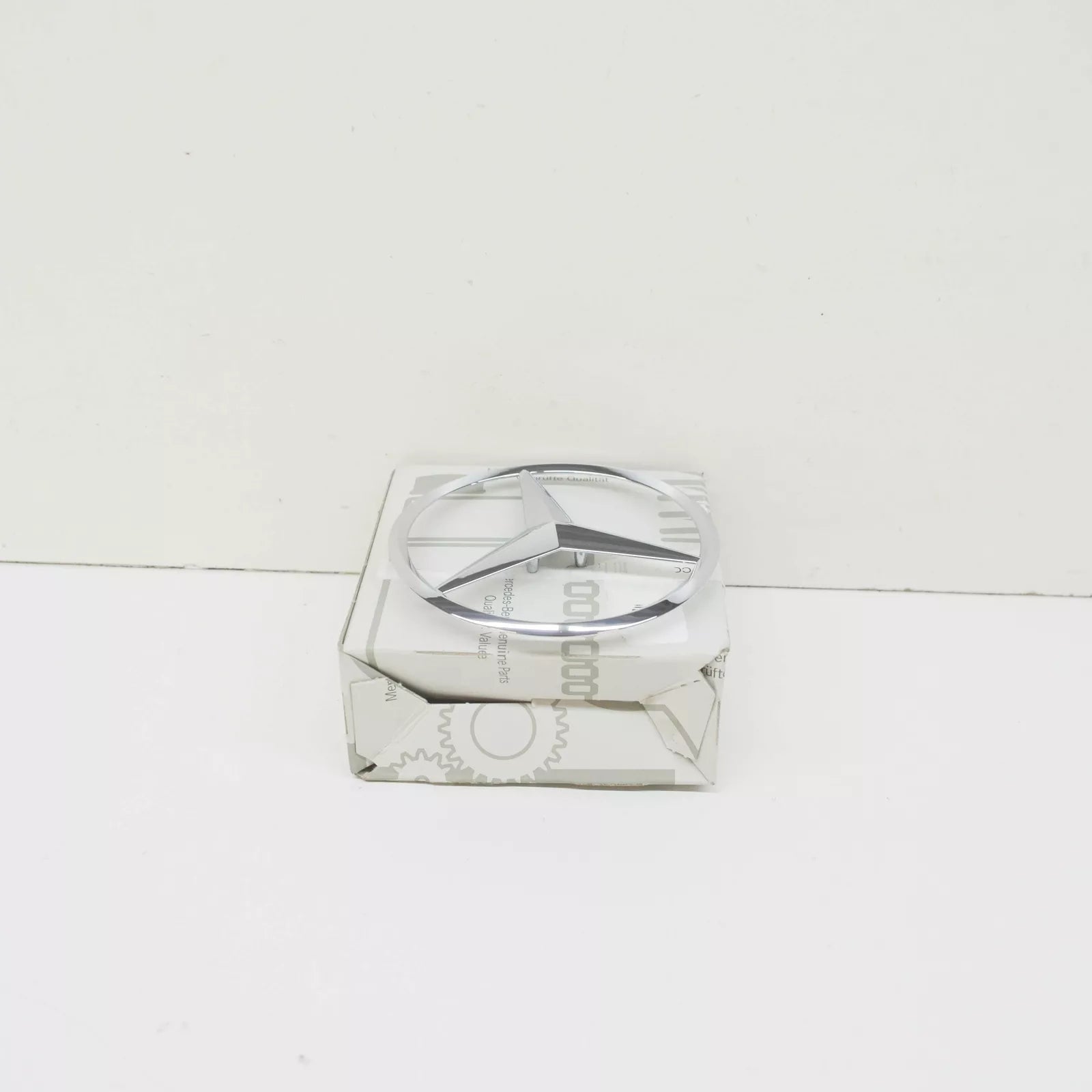 NEW MERCEDES-BENZ AMG GT C190 REAR MERCEDES STAR EMBEM A1908100018 ORIGINAL