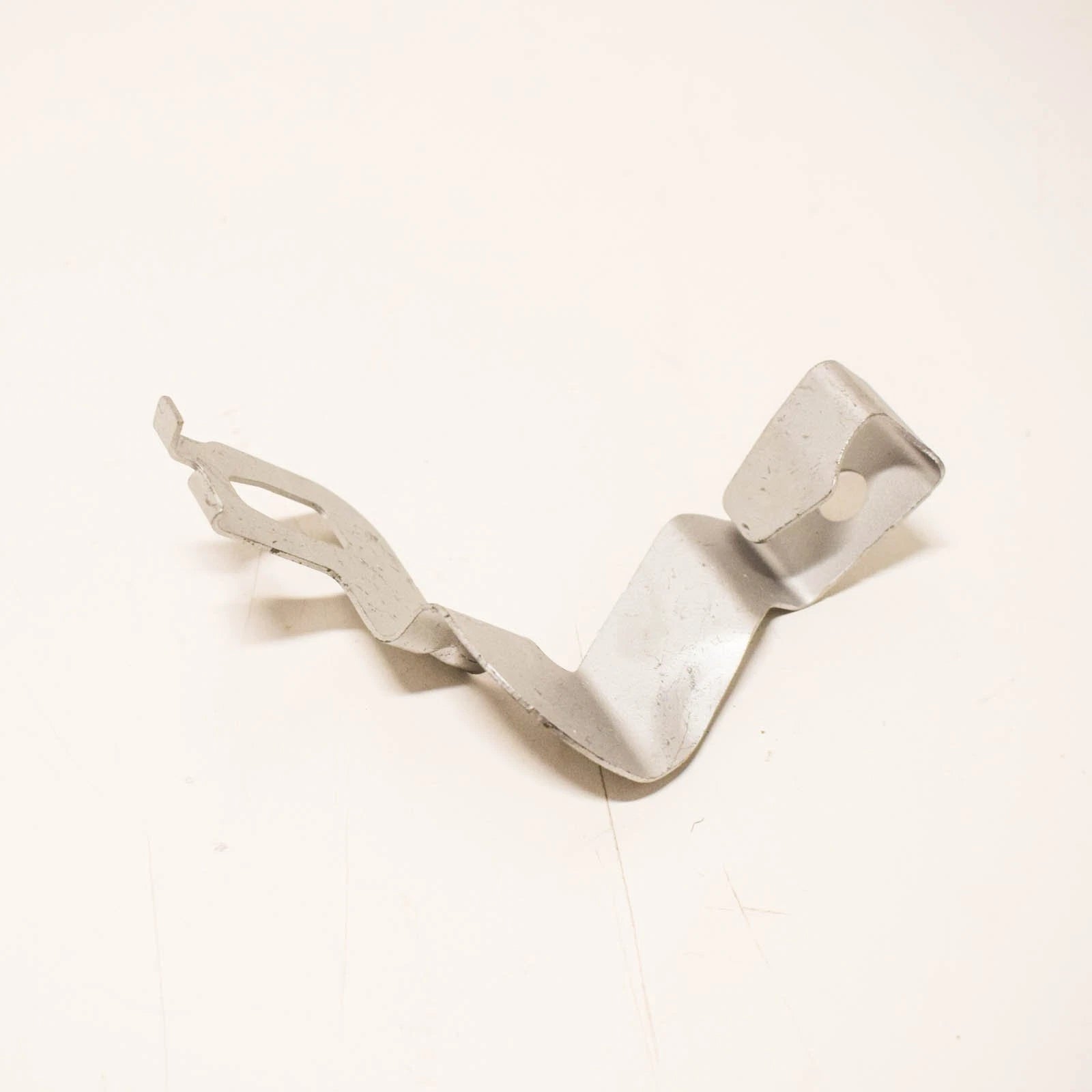 NEW MERCEDES-BENZ GLC COUPE C253 NOISE INSULATION LEFT HOLDER A2535240040