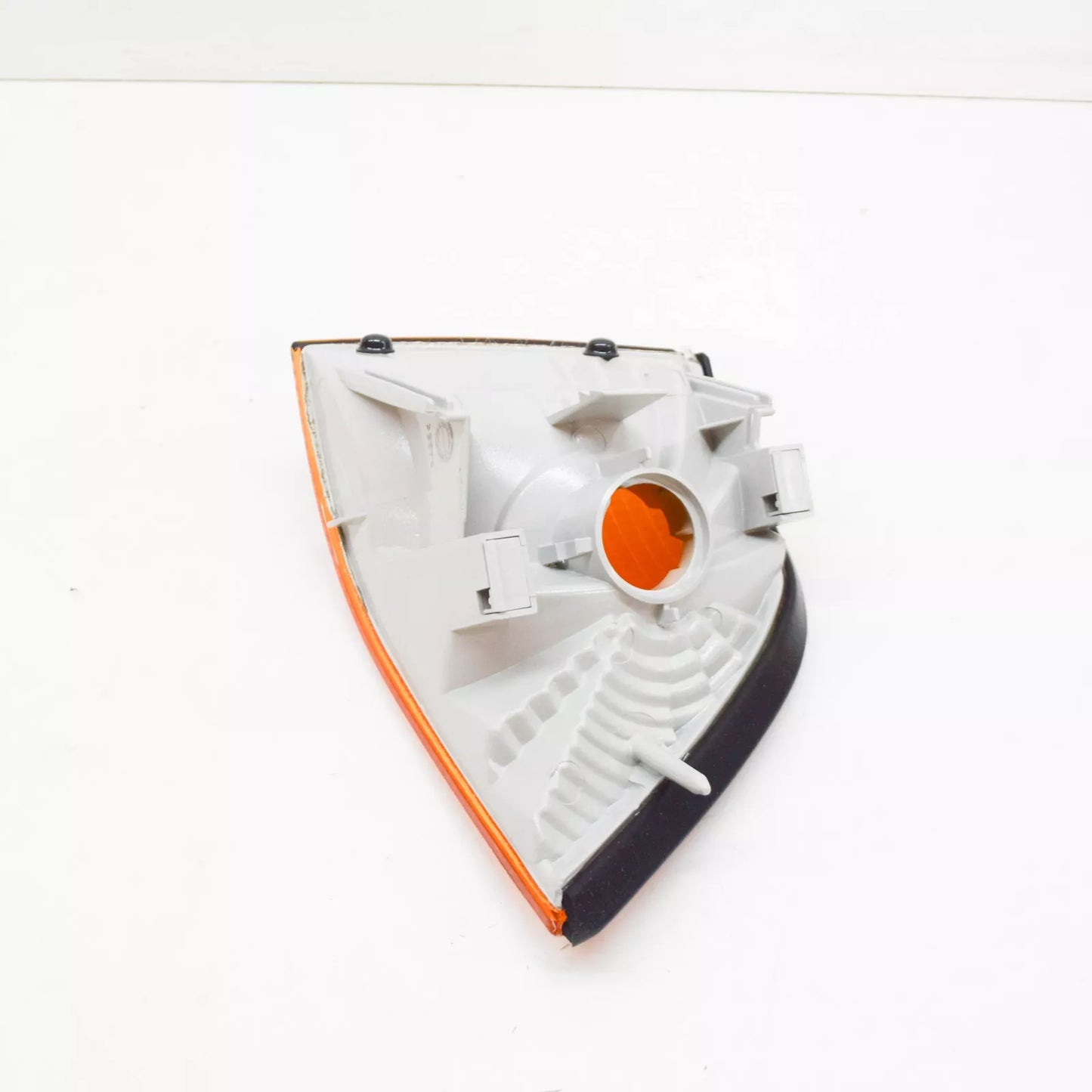 NEW BMW 3 COUPE E36 FRONT RIGHT TURN INDICATOR 8353282 63138353282 ORIGINAL