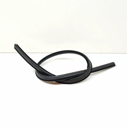 NEW MERCEDES-BENZ GLK X204 FRONT WINDSHIELD TOP SEAL A2046710420 ORIGINAL