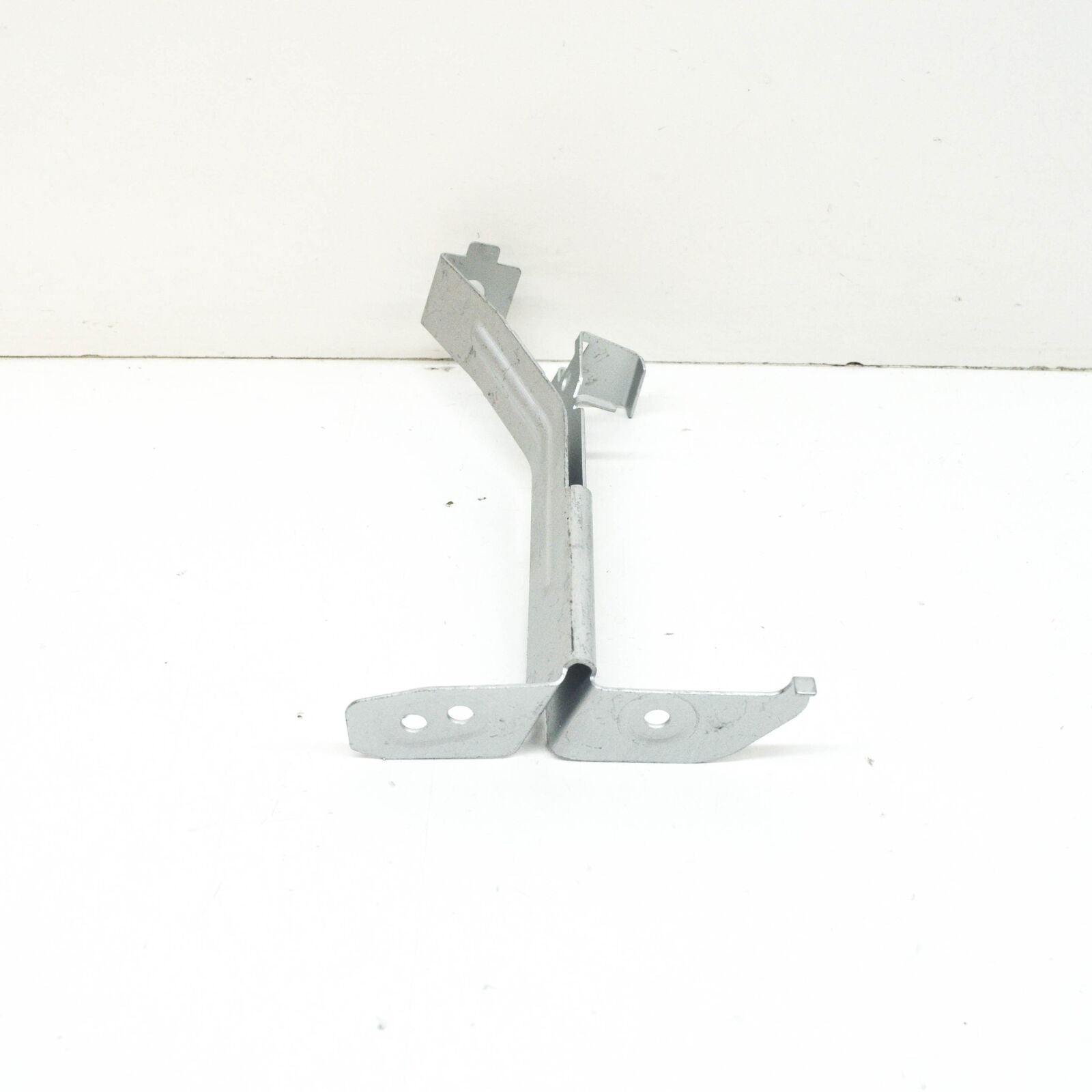 NEW MB C-CLASS COUPE C204 FRONT SHIELD BRACKET HOLDER A2045241340 2012 ORIGINAL