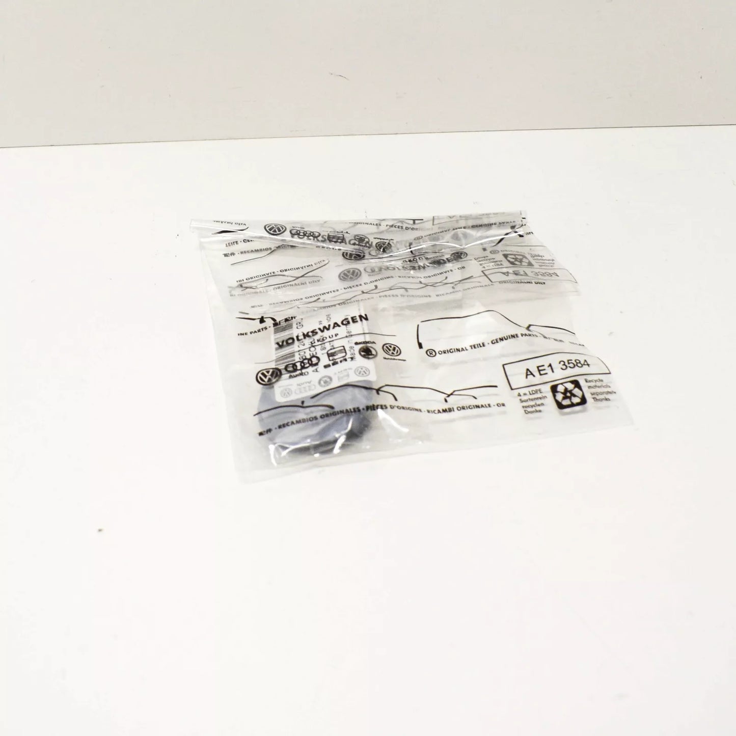 NEW AUDI A5 SPORTBACK 8TA FRONT BUMPER TOW HOOK EYE COVER 8T0807241CGRU ORIGINAL