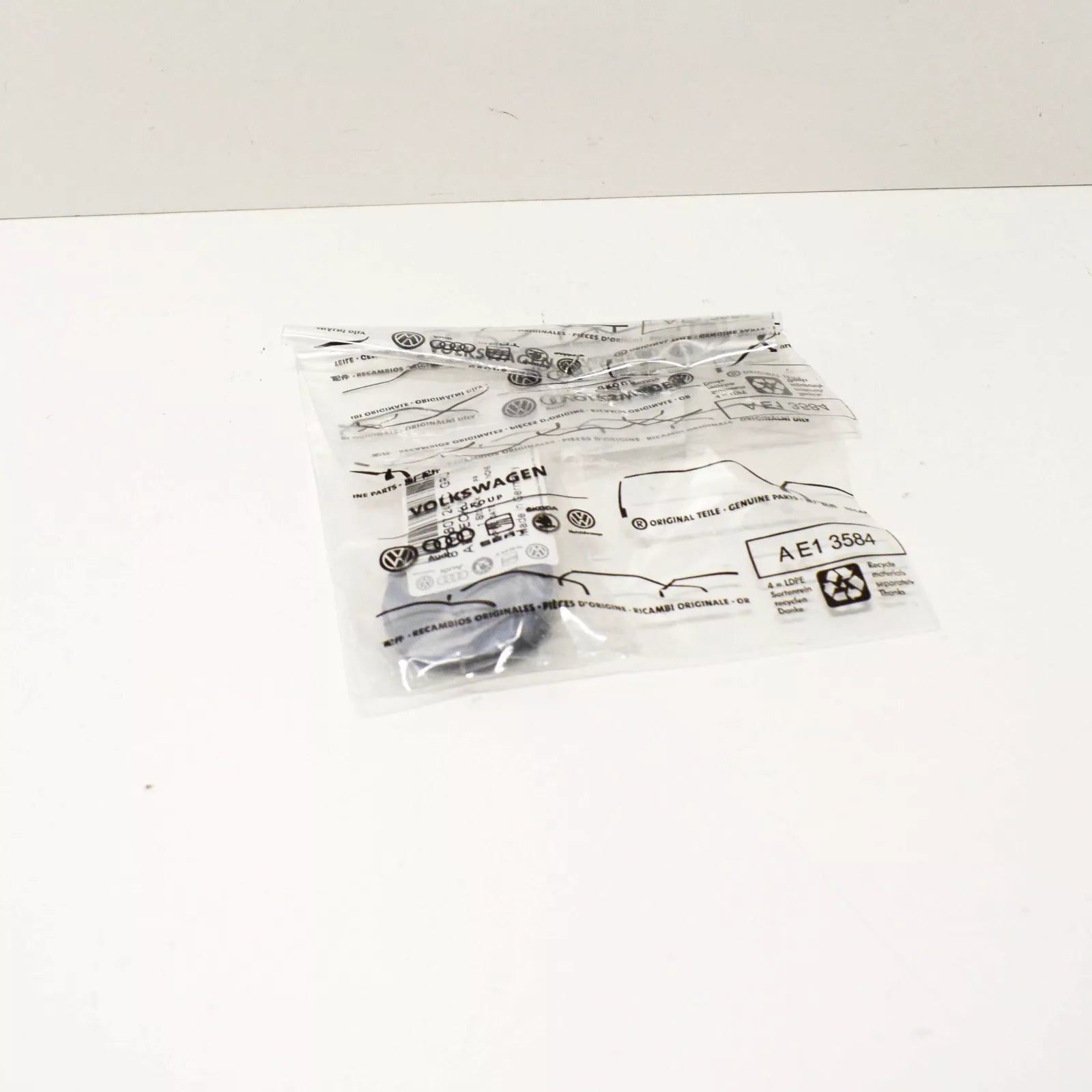 NEW AUDI A5 SPORTBACK 8TA FRONT BUMPER TOW HOOK EYE COVER 8T0807241CGRU ORIGINAL