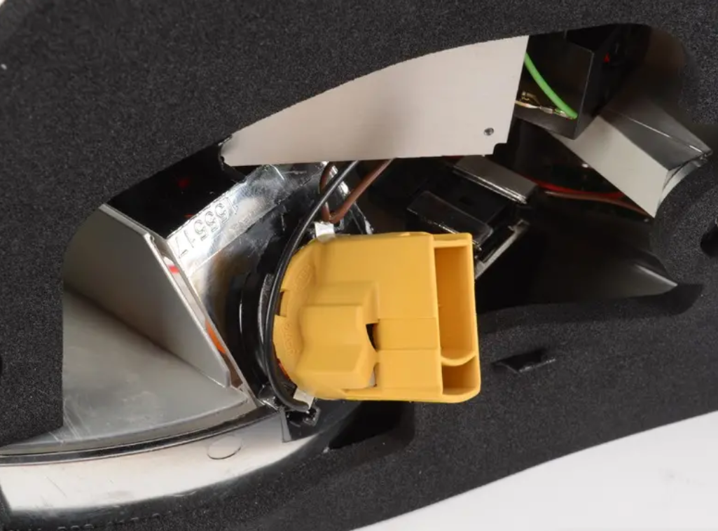 new bmw 7 e65, e66, e67 rear left taillight 7164739 63217164739 original