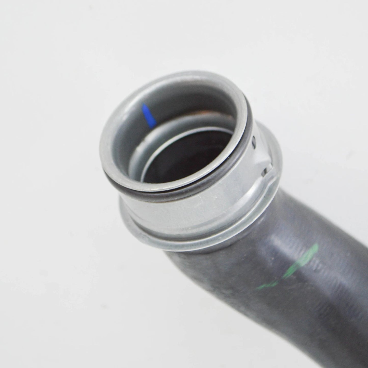 NEW MERCEDES-BENZ SL R230 RADIATOR TOP HOSE A2305013682 ORIGINAL