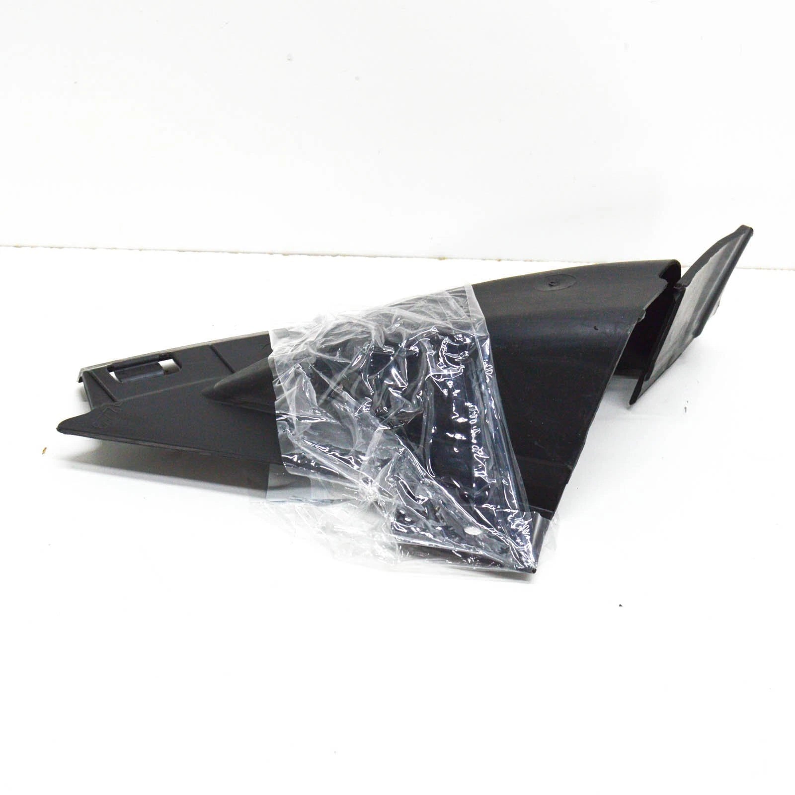 NEW BMW X4 F26 FRONT LEFT FENDER LINER PRESSURE LIP 51627354677 7354677 ORIGINAL