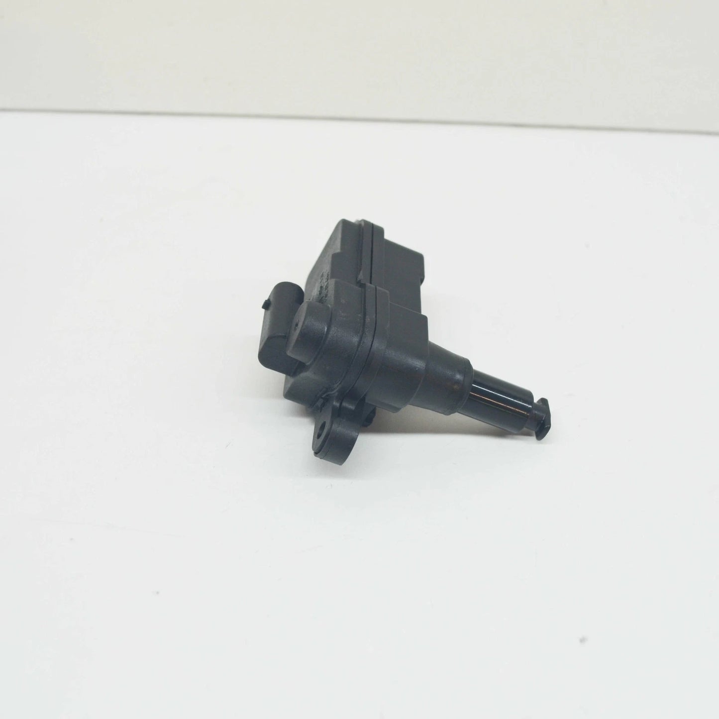 NEW VW PASSAT B8 FUEL FILLER FLAP THROTTLE CONTROL ELEMENT 510810773