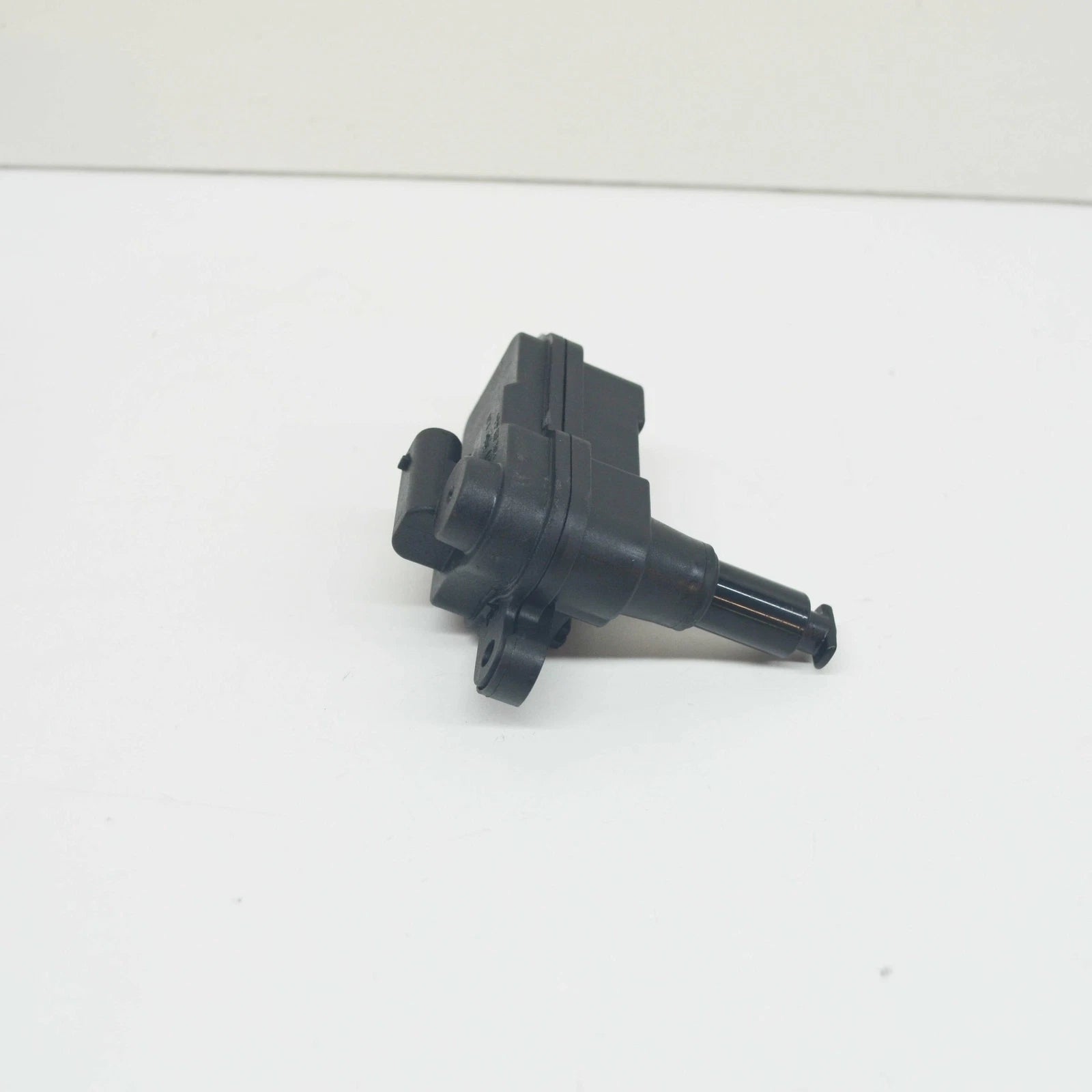 NEW VW PASSAT B8 FUEL FILLER FLAP THROTTLE CONTROL ELEMENT 510810773