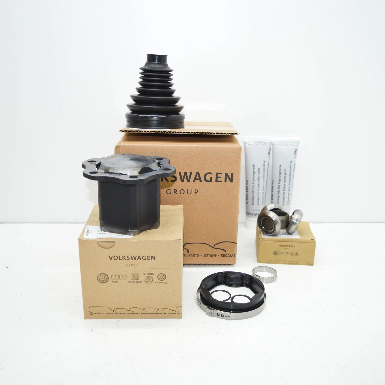 NEW AUDI A4 AVANT B9 FRONT AXLE DRIVESHAFT PROTECTION 8W0498103B ORIGINAL