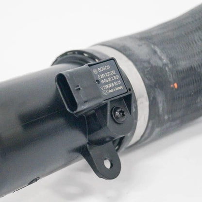 NEW BMW 3 F30 INTERCOOLER HOSE PIPE 13717597588 2013 ORIGINAL