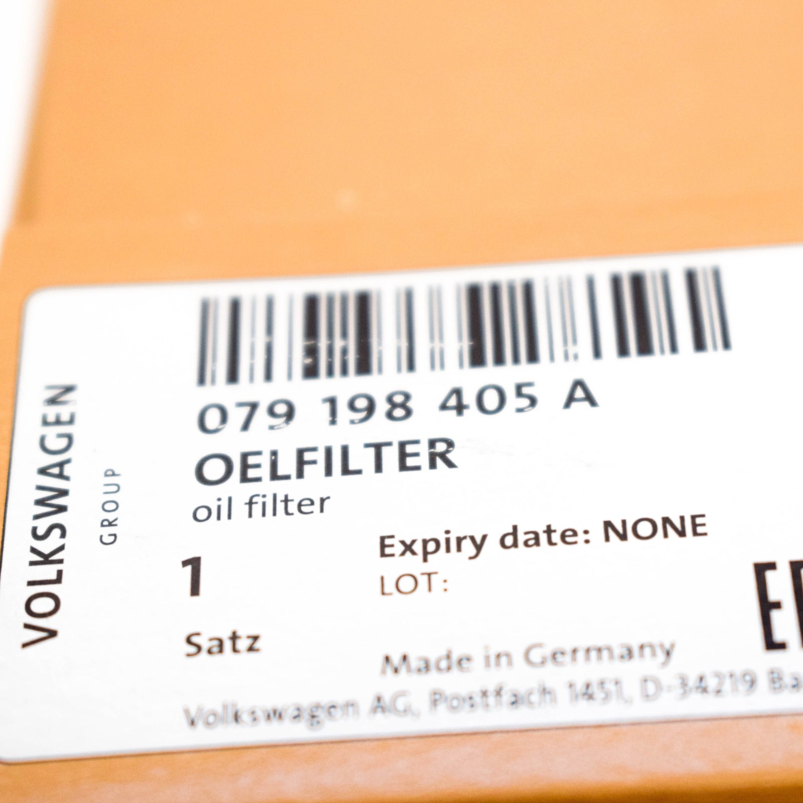 NEW AUDI A4 B7 OIL FILTER 079198405A ORIGINAL