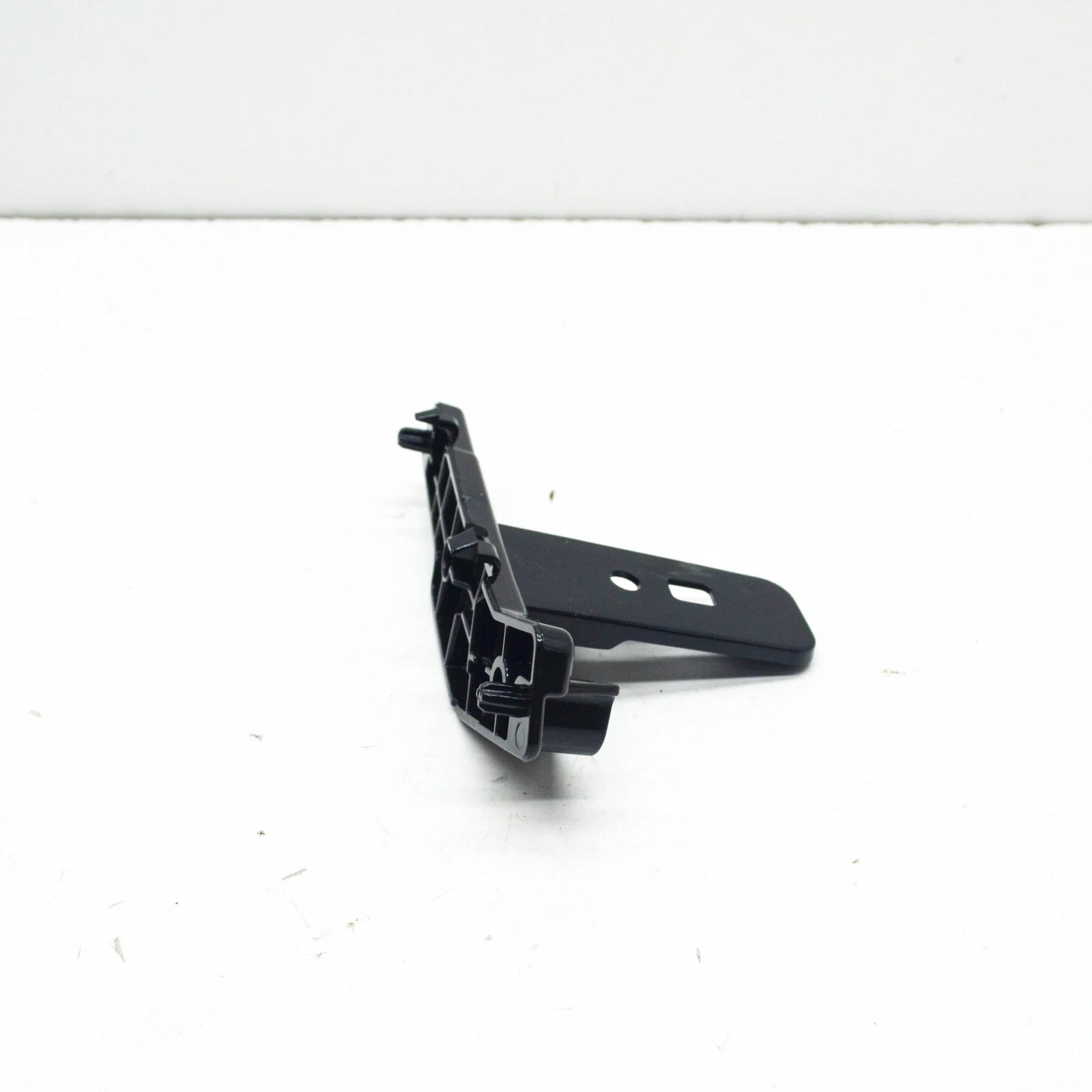 NEW BMW X6 G06 FRONT RIGHT BUMPER COVER LOWER GUIDE 51117478846 ORIGINAL