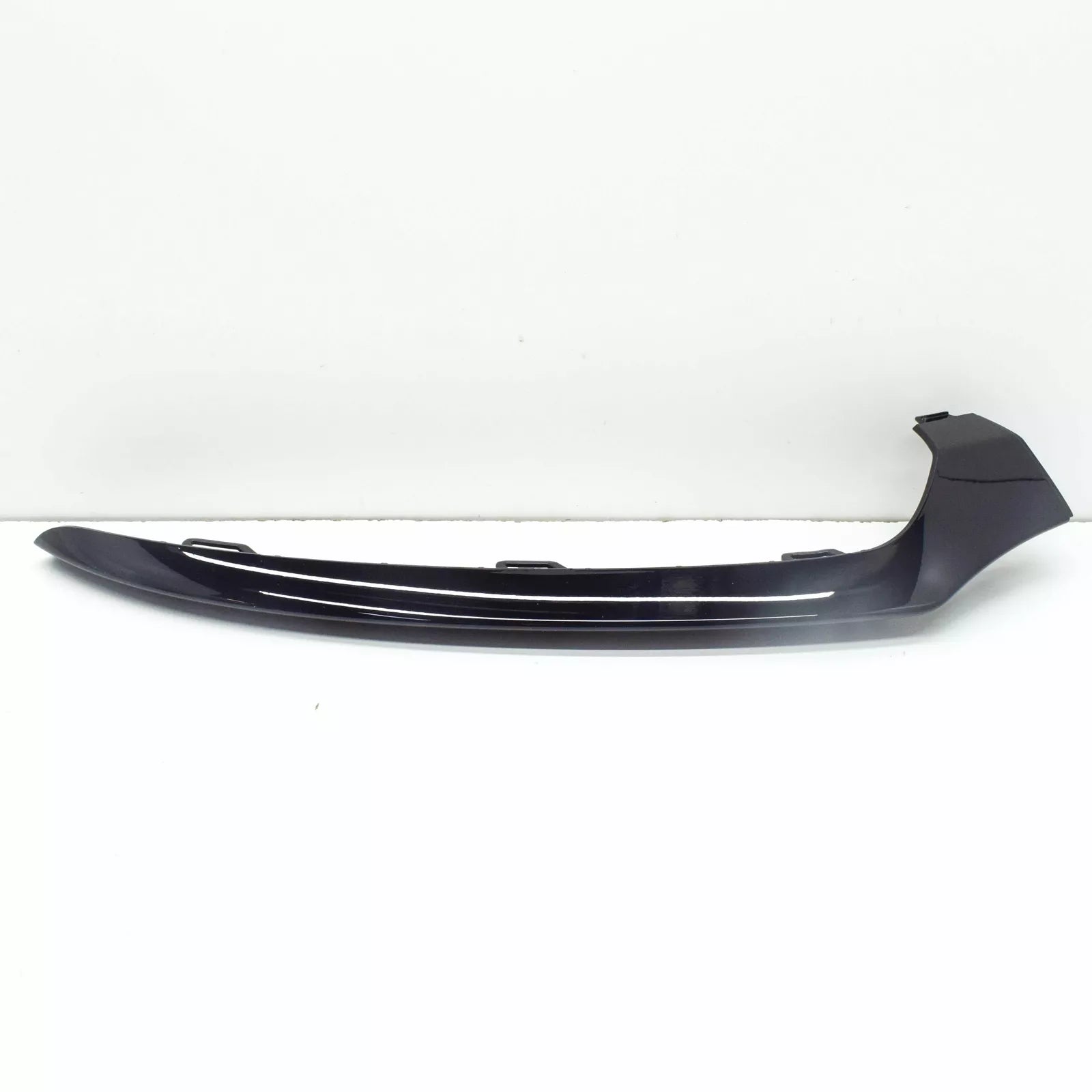 NEW MB C-CLASS W205 FRONT BUMPER RIGHT MOLDING TRIM A2058852600 2016