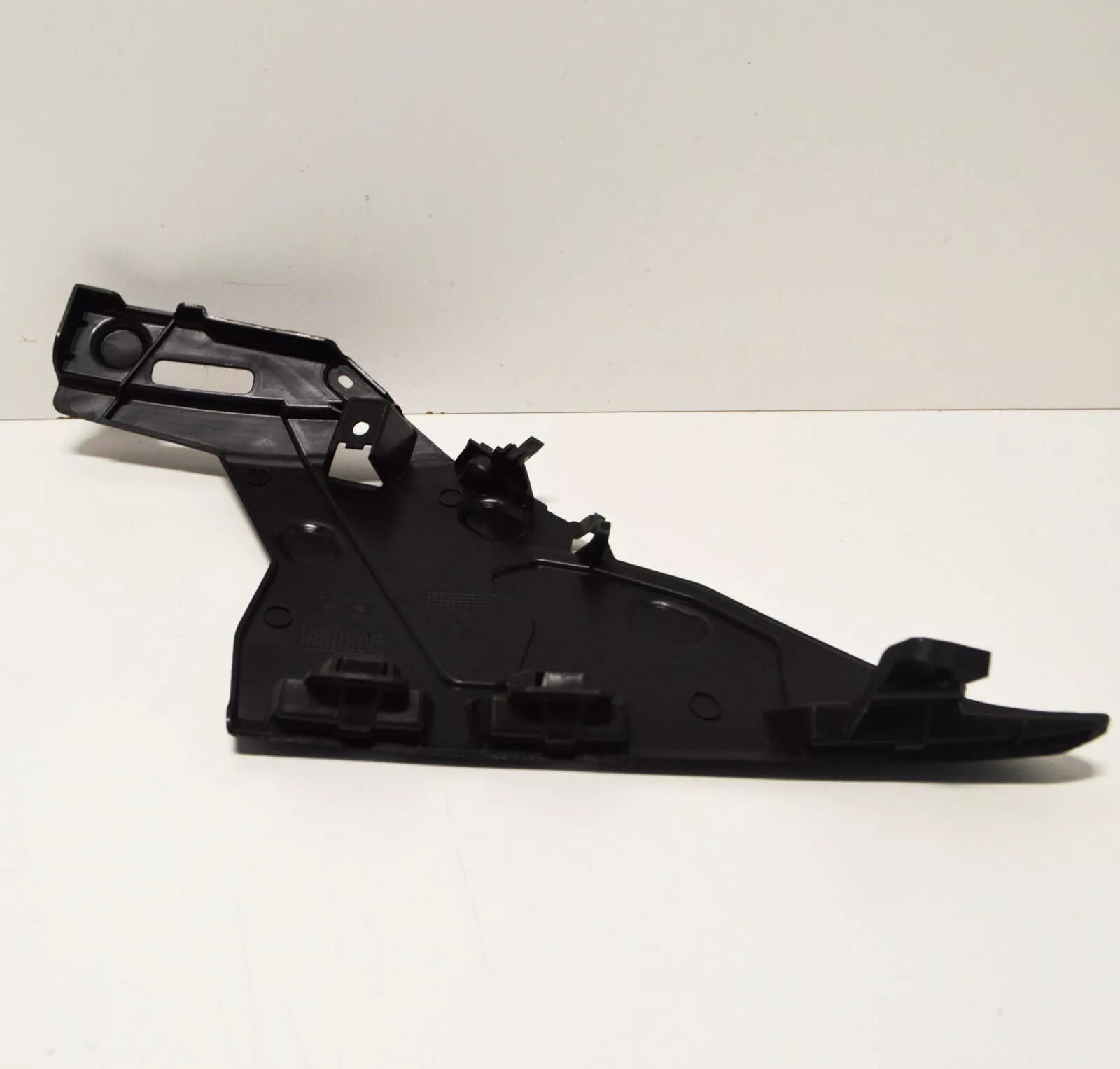 NEW BMW X6 F16 FRONT RIGHT FENDER BRACKET 51657337632 7337632 2015 ORIGINAL