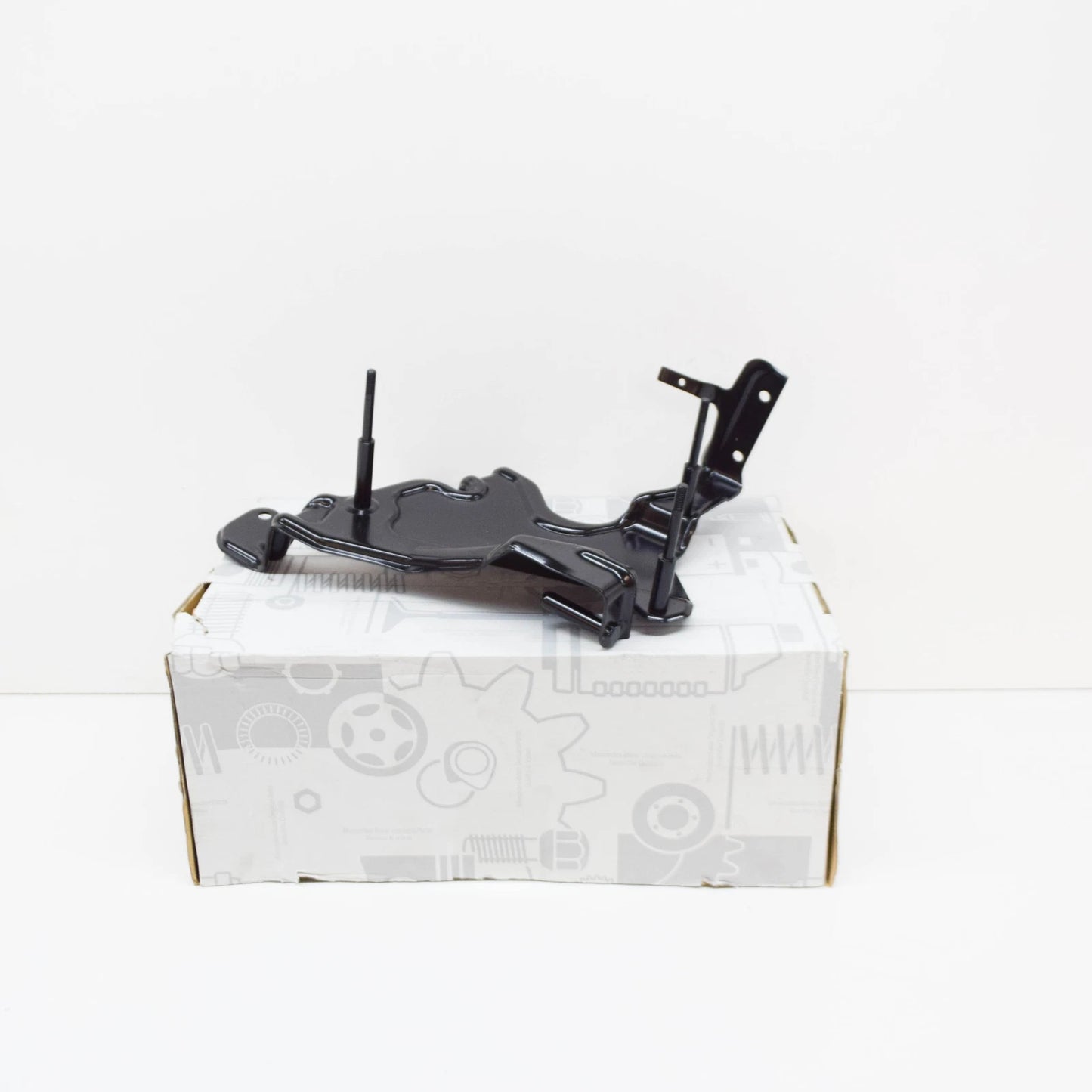 NEW MERCEDES-BENZ E W211 COMPRESSOR BRACKET A2113201843 ORIGINAL