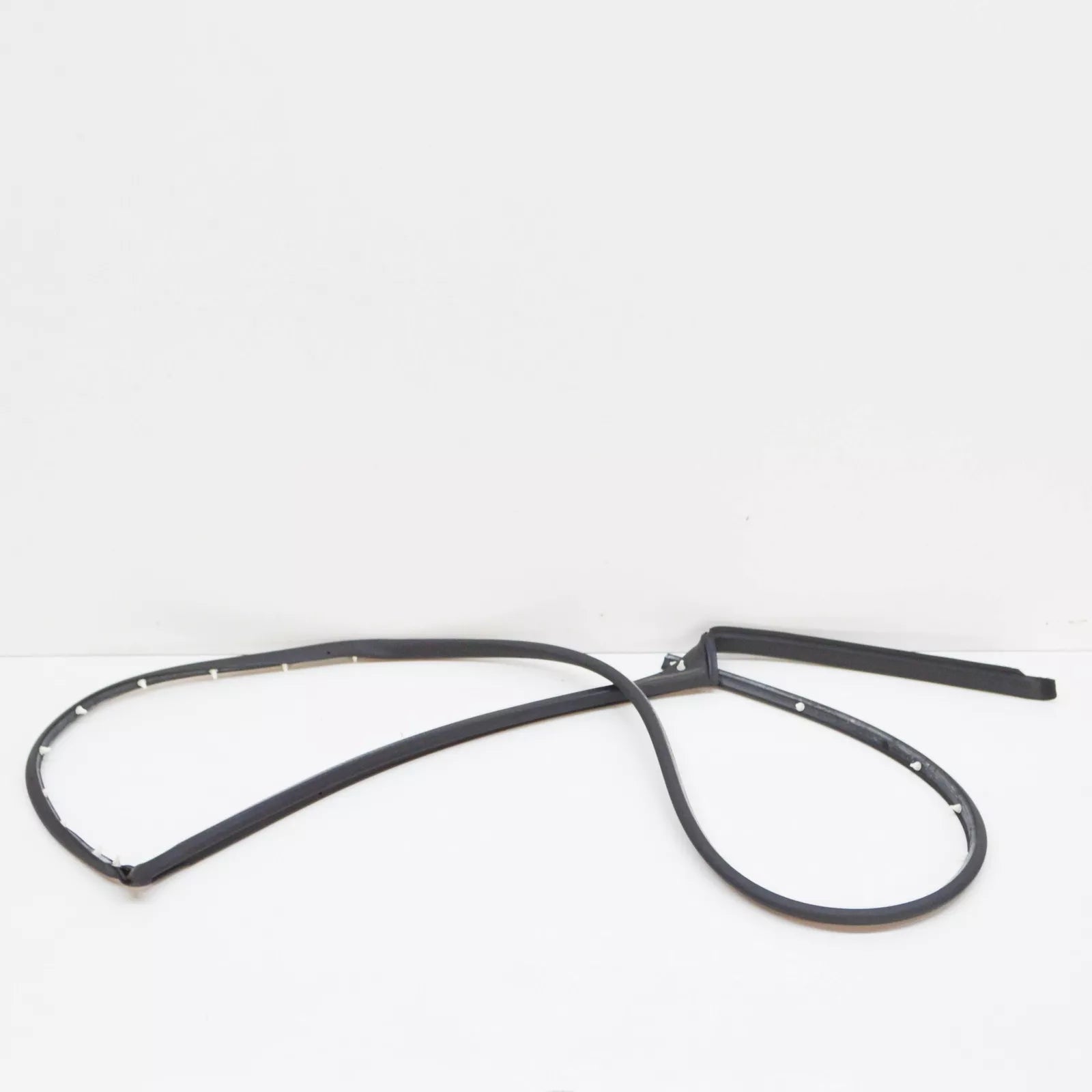 NEW AUDI Q7 4L REAR RIGHT DOOR SEALING RUBBER ON BODY 4L0839120D