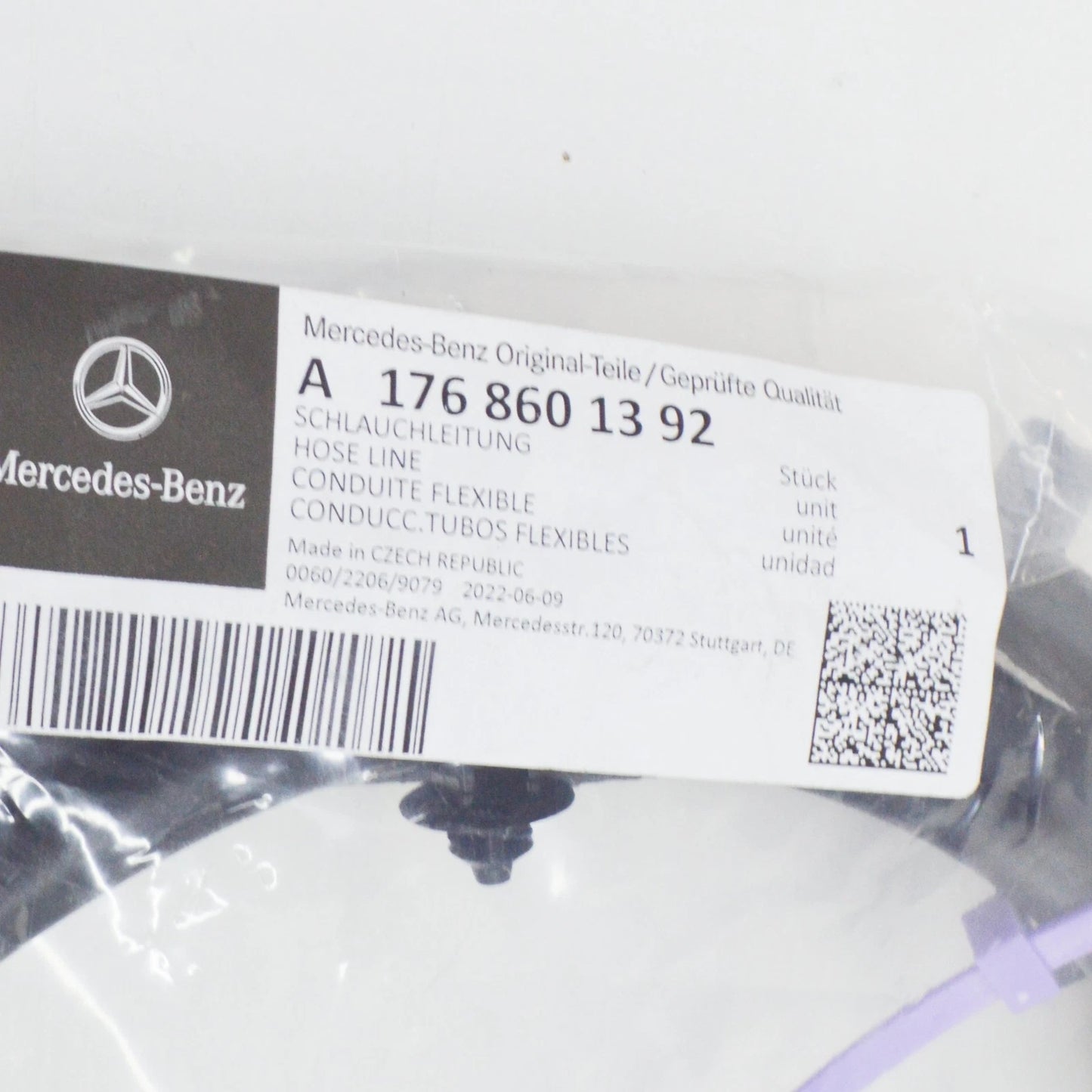 NEW MB GLA X156 HEADLIGHT WASHER HOSE LINE WITH NOZZLE RHD A1768601392 ORIGINAL
