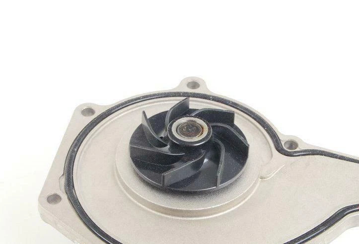NEW AUDI A4 B8 COOLANT PUMP 06E121018B
