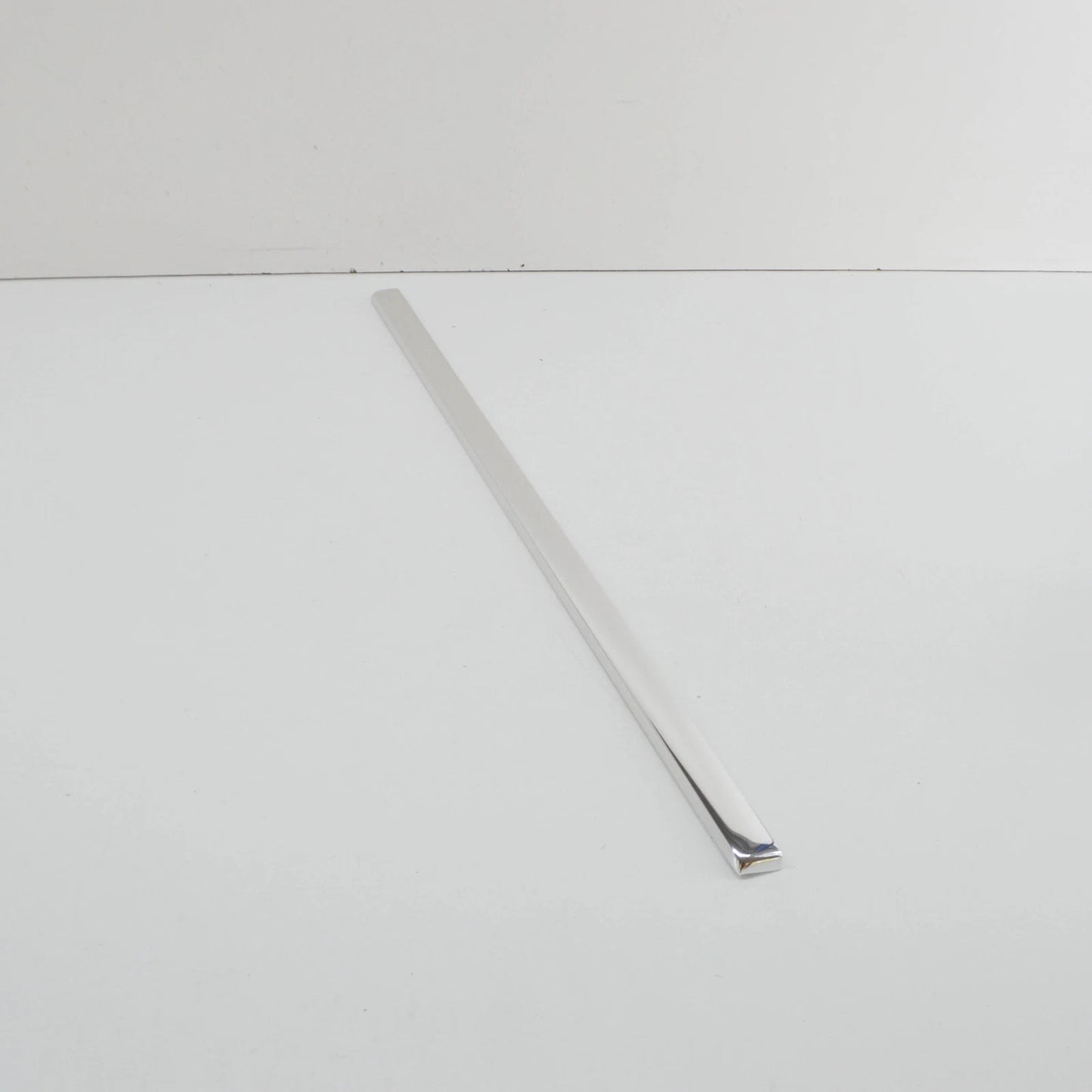 NEW BMW 3 CONVERTIBLE E30 REAR RIGHT WINDOW OUTER MOLDING 51361924758 ORIGINAL