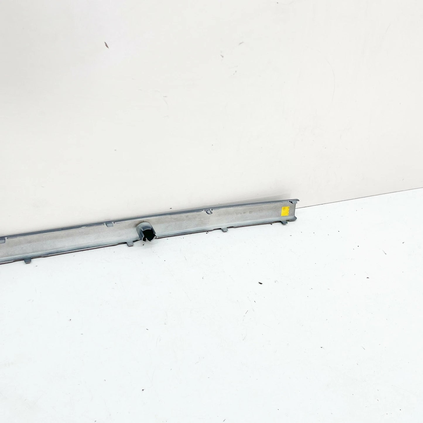 NEW BMW 5 E39 REAR BUMPER GUARD TRIM 7005944 51127005944 ORIGINAL