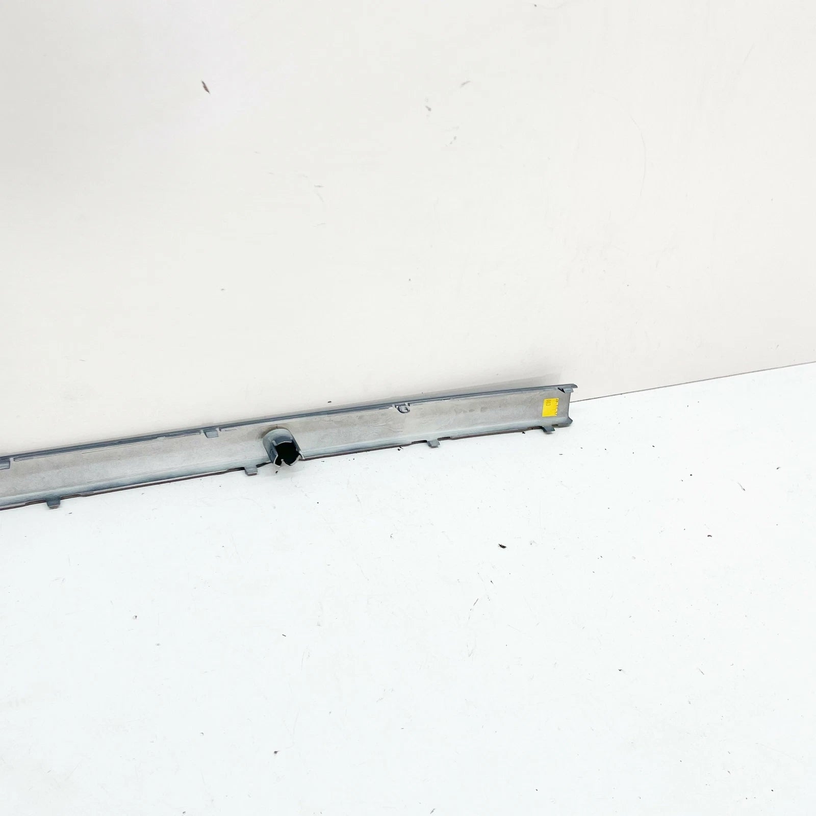 NEW BMW 5 E39 REAR BUMPER GUARD TRIM 7005944 51127005944 ORIGINAL