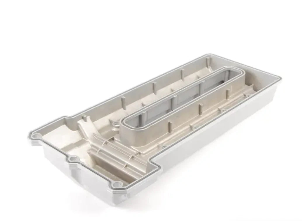 NEW BMW 5 E39 ENGINE VALVE COVER 11121742131 1742131 ORIGINAL