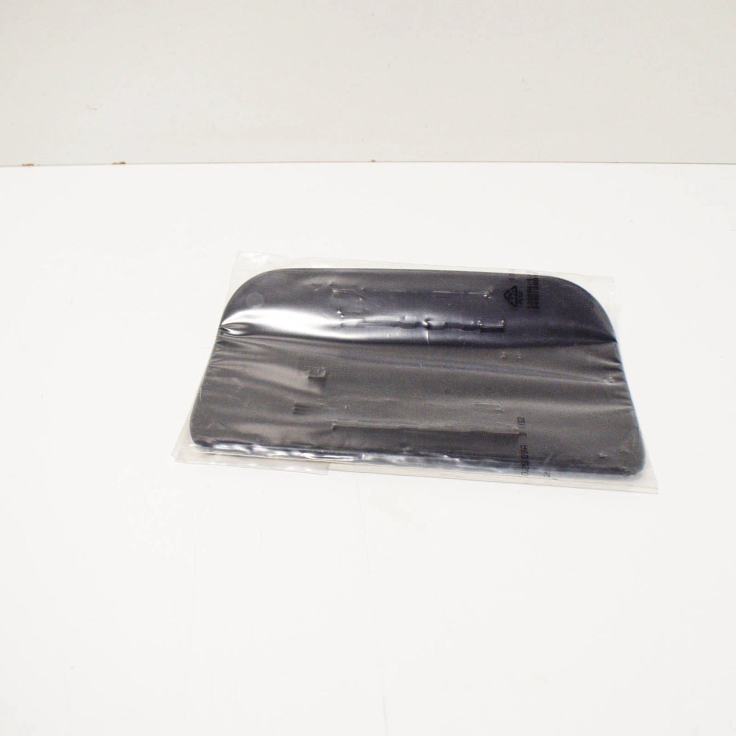 NEW MERCEDES BENZ CLS C218 FUEL TANK FLAP PANELING A2187570106 ORIGINAL