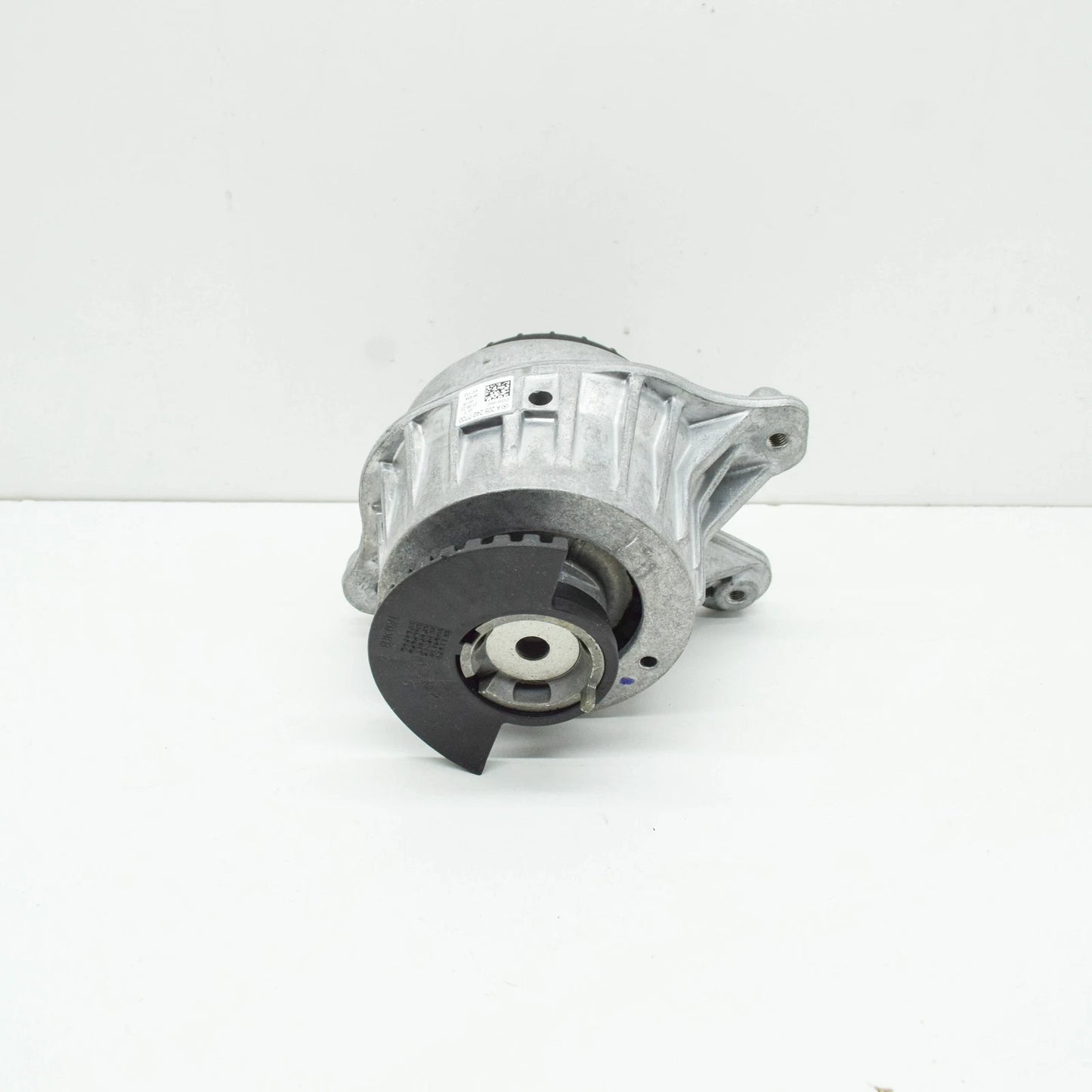 NEW MERCEDES-BENZ E COUPE C238 RIGHT SIDE ENGINE MOUNT A2052407700 ORIGINAL