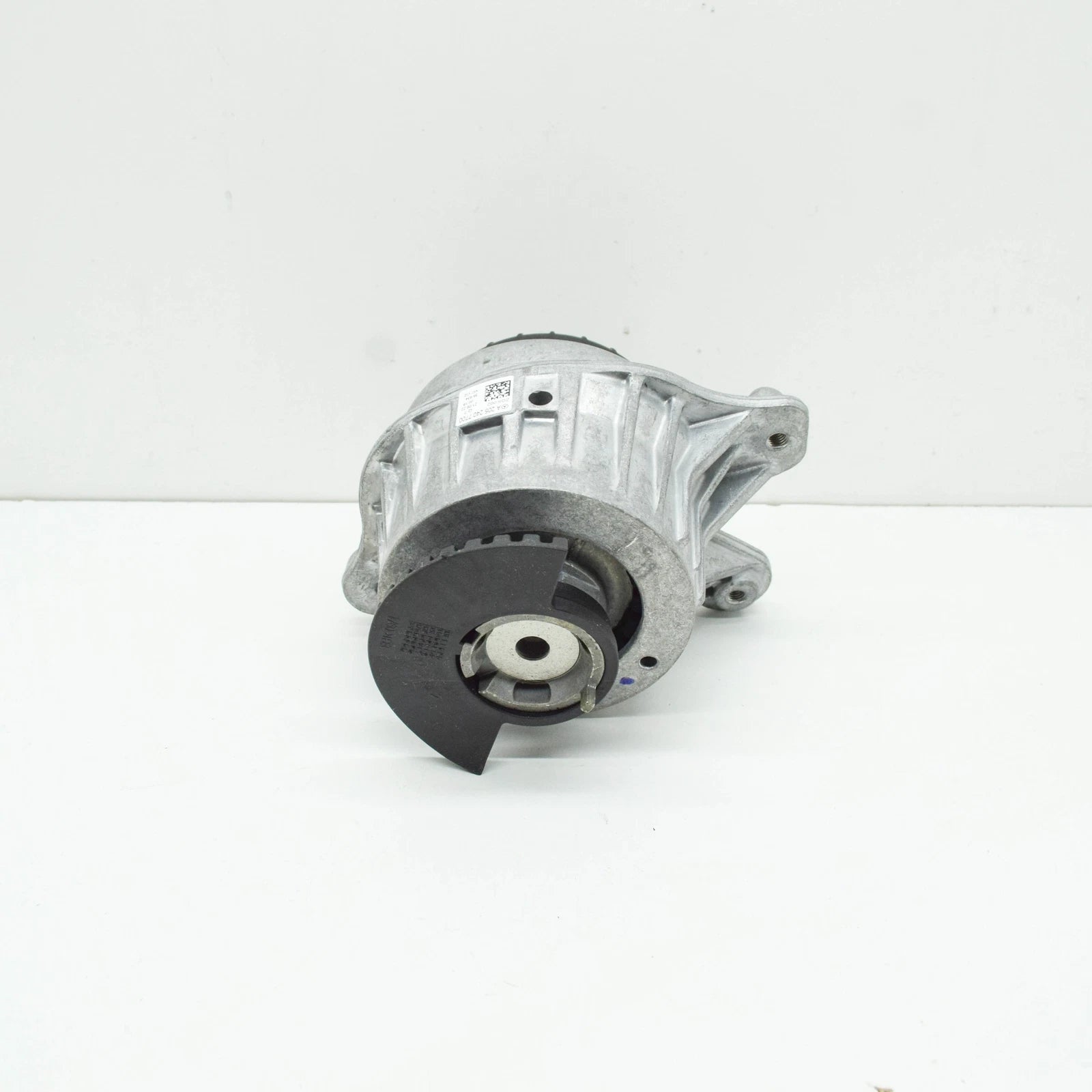 NEW MERCEDES-BENZ E COUPE C238 RIGHT SIDE ENGINE MOUNT A2052407700 ORIGINAL