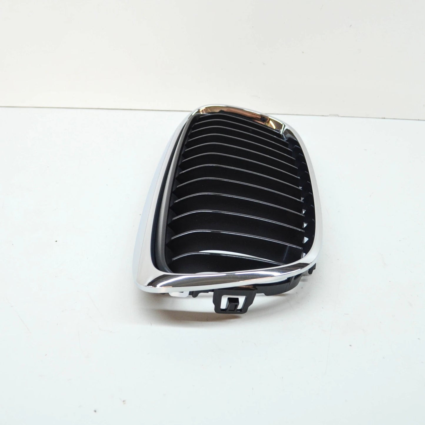 NEW BMW 2 F45 FRONT RADIATOR RIGHT GRILLE 51137300544 7300544 2015 ORIGINAL