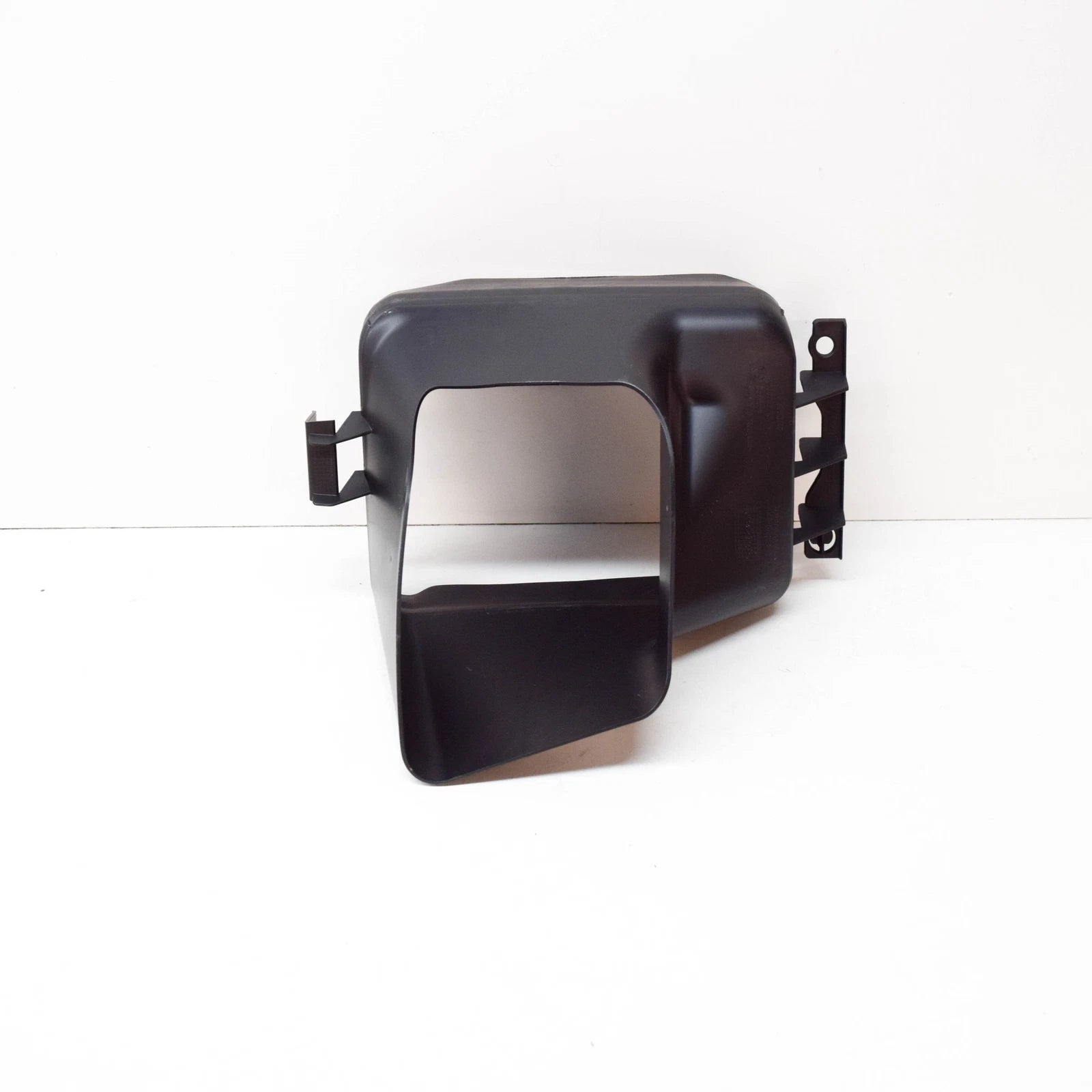 NEW BMW 1 F21 M RIGHT RADIATOR COOLING AIR DUCT 51748050740 ORIGINAL