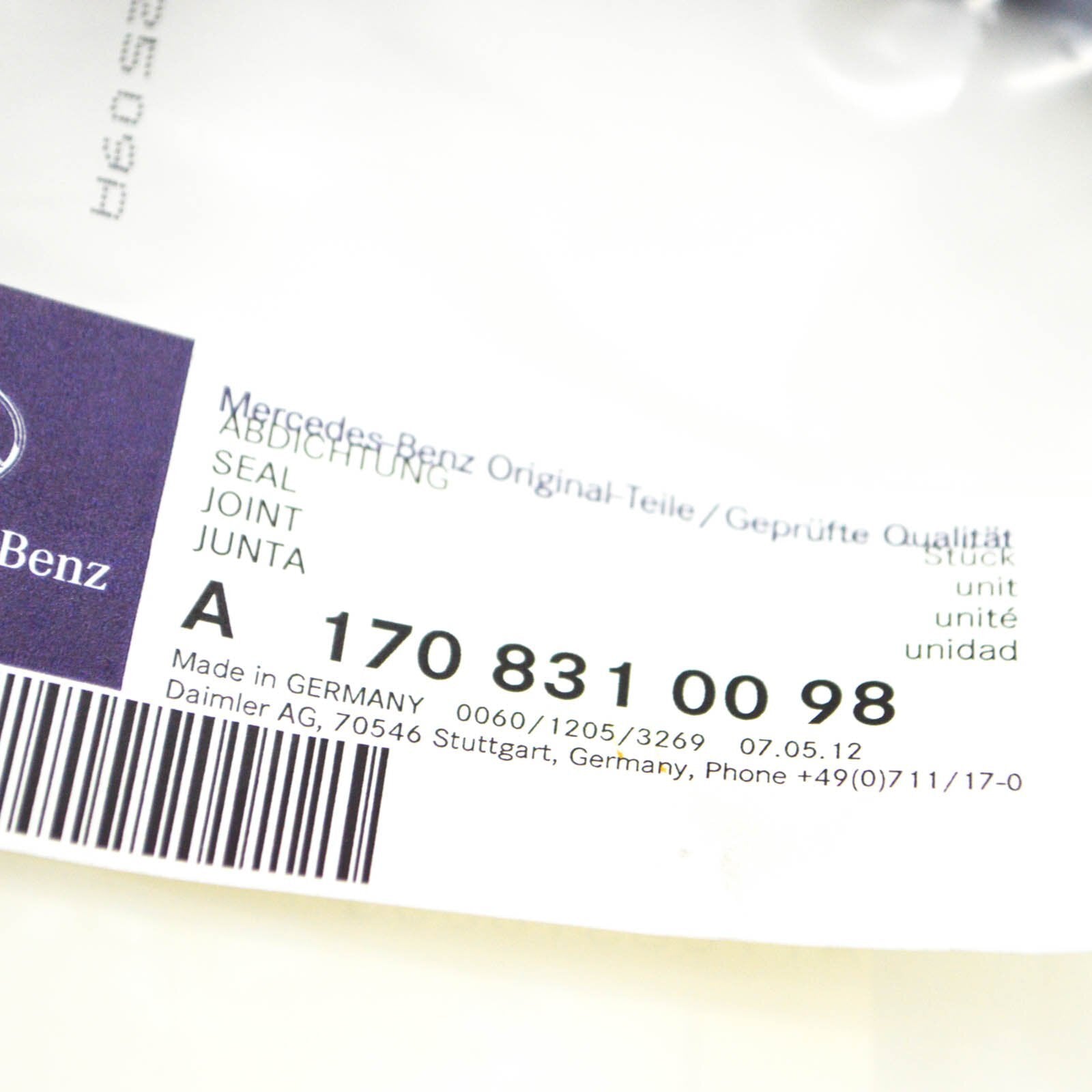 NEW MERCEDES-BENZ SLK R170 FRONT WINDSHIELD COWL RUBBER SEAL A1708310098