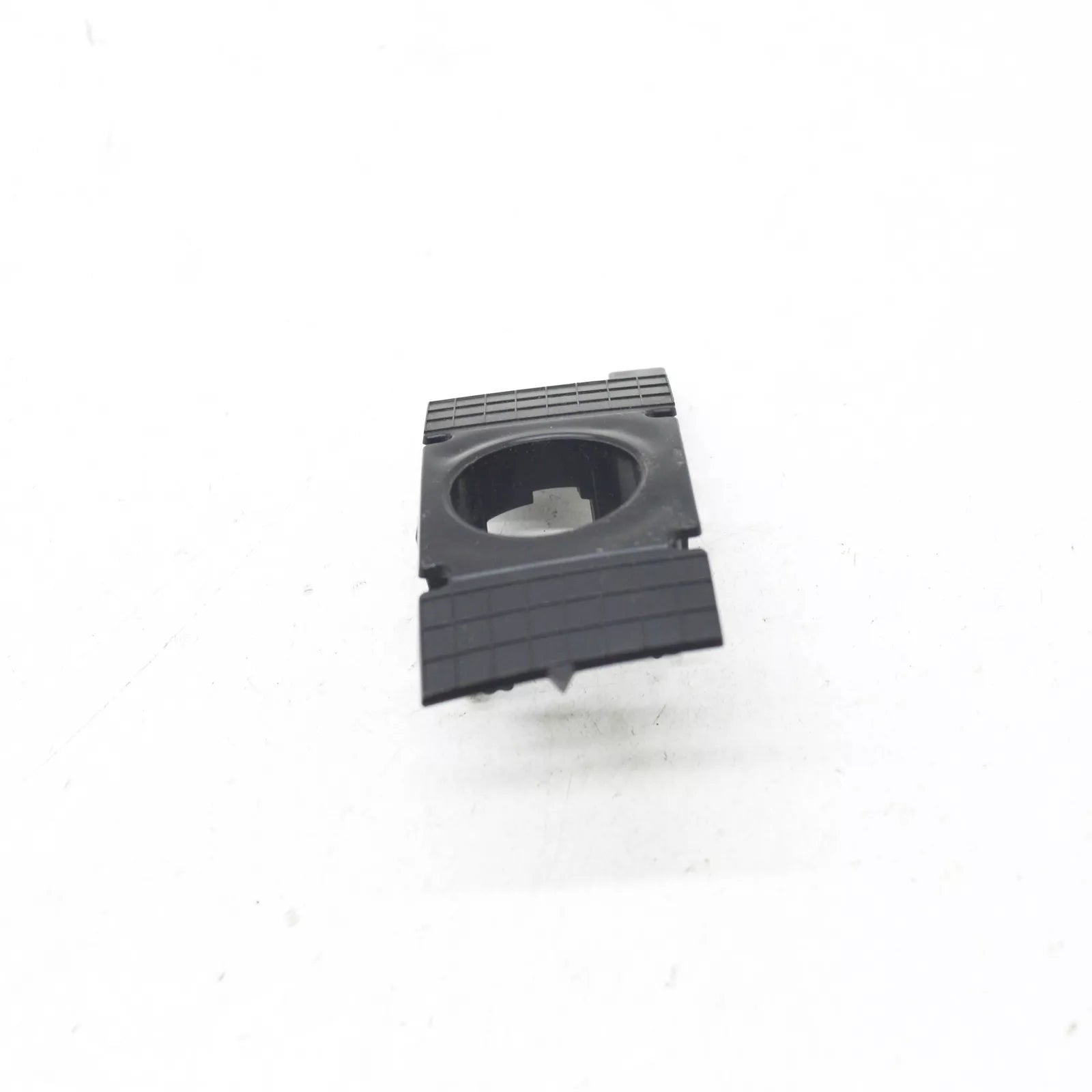 NEW VW TIGUAN ALLSPACE AD MK2 REAR RIGHT PARK SENSOR BRACKET 5NL919492 ORIGINAL