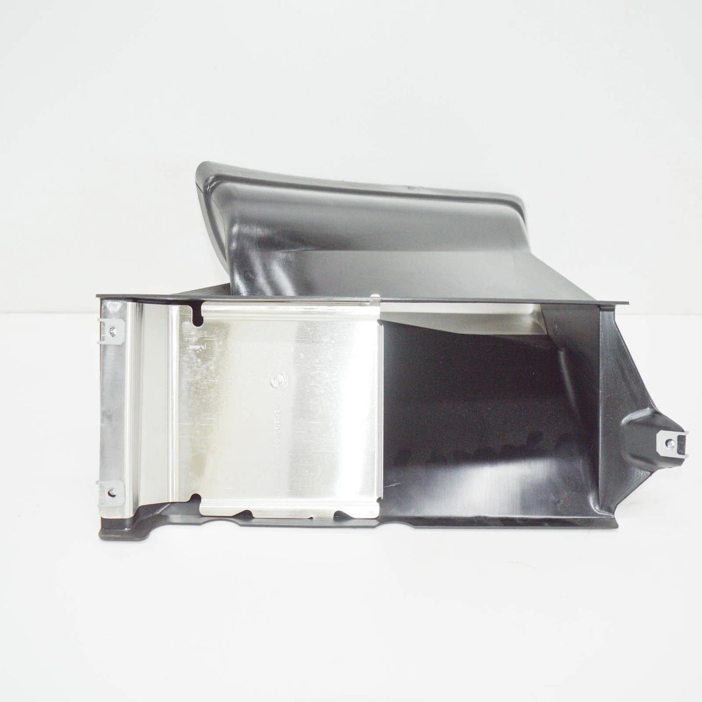 NEW BMW M3 E90 FRONT RIGHT AIR DUCT 51747900824 2009 ORIGINAL