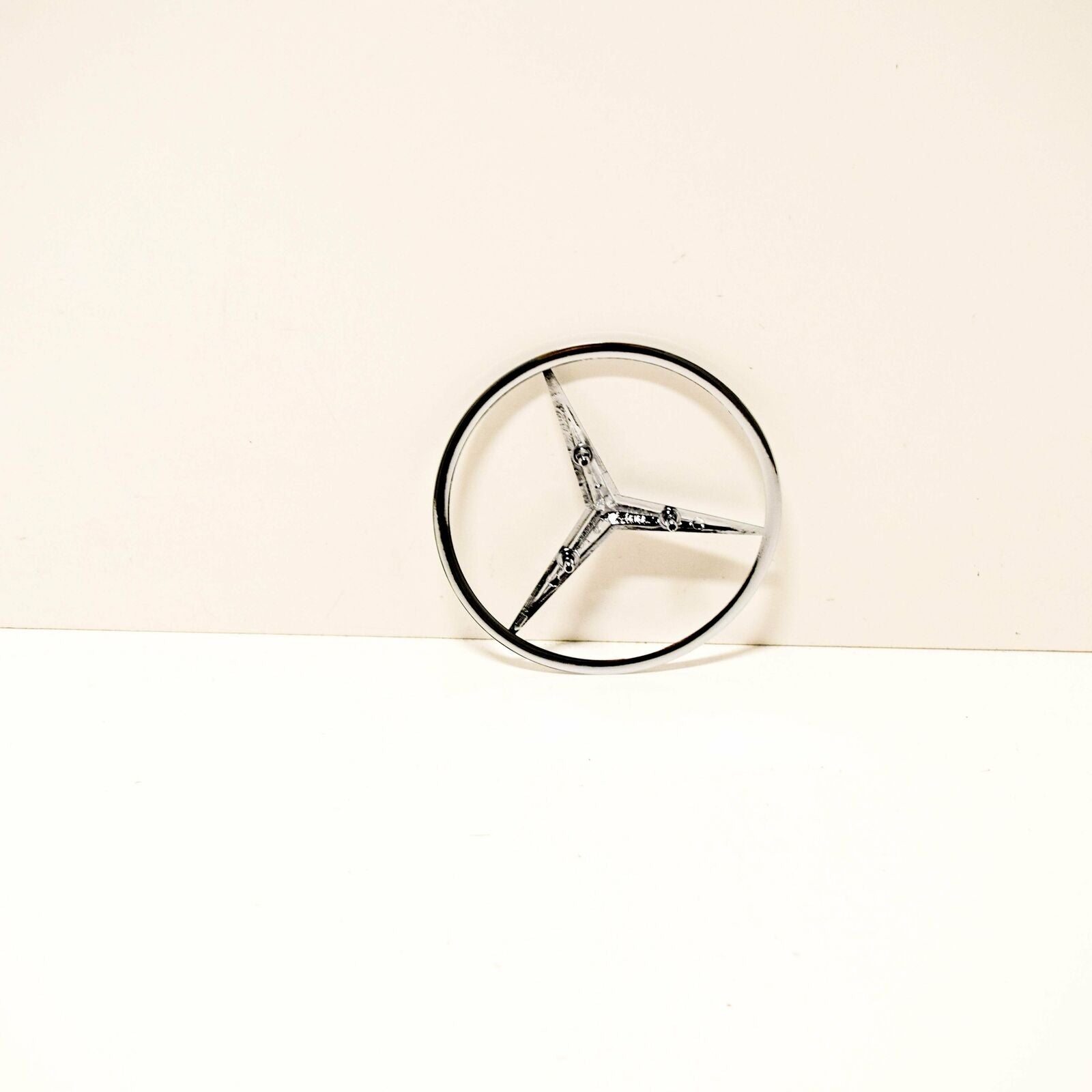 NEW MERCEDES BENZ S-CLASS W126 REAR TRUNK BOOT BADGE EMBLEM A1267580158 ORIGINAL