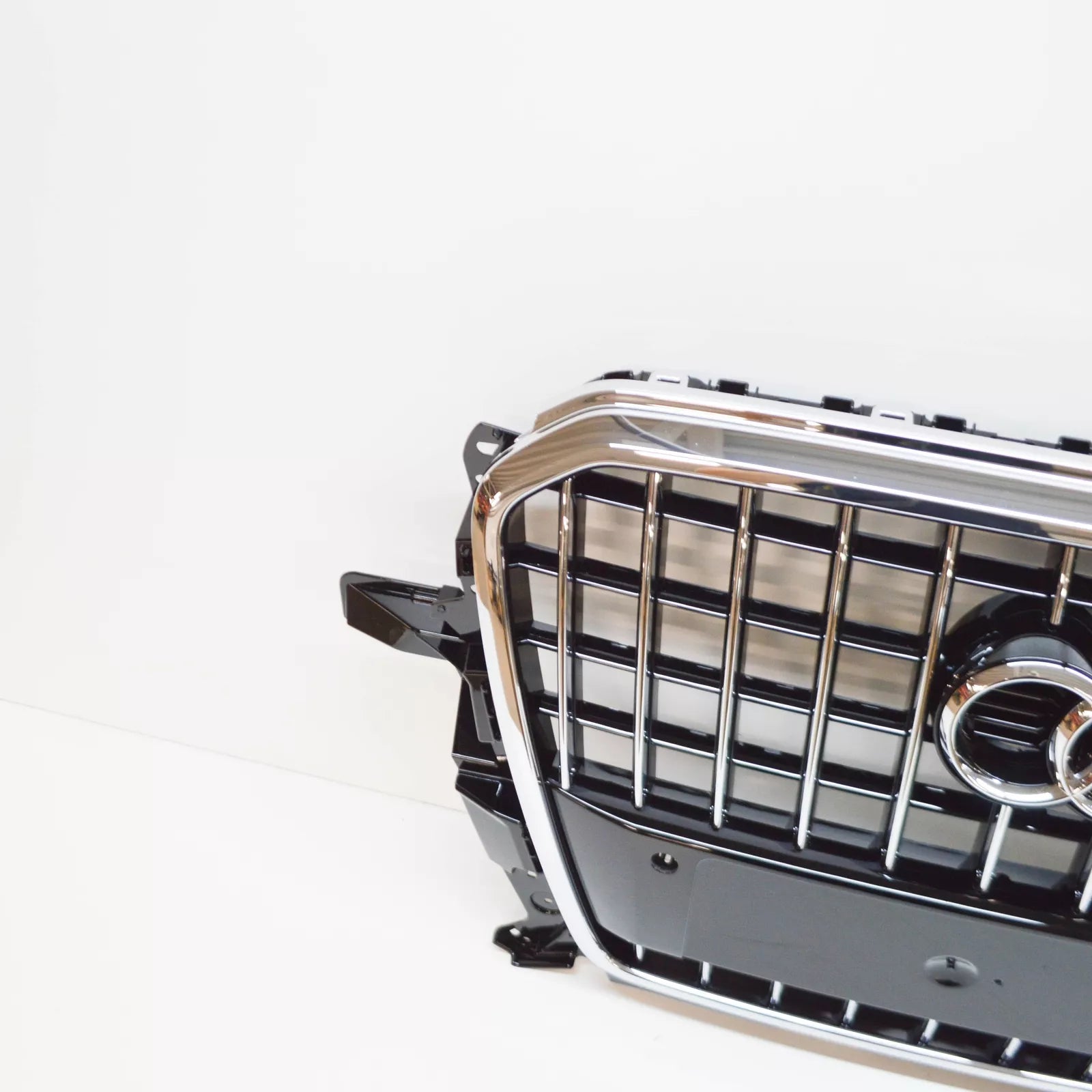 NEW AUDI Q5 8R RADIATOR GRILLE 8R0853651ACT94 ORIGINAL