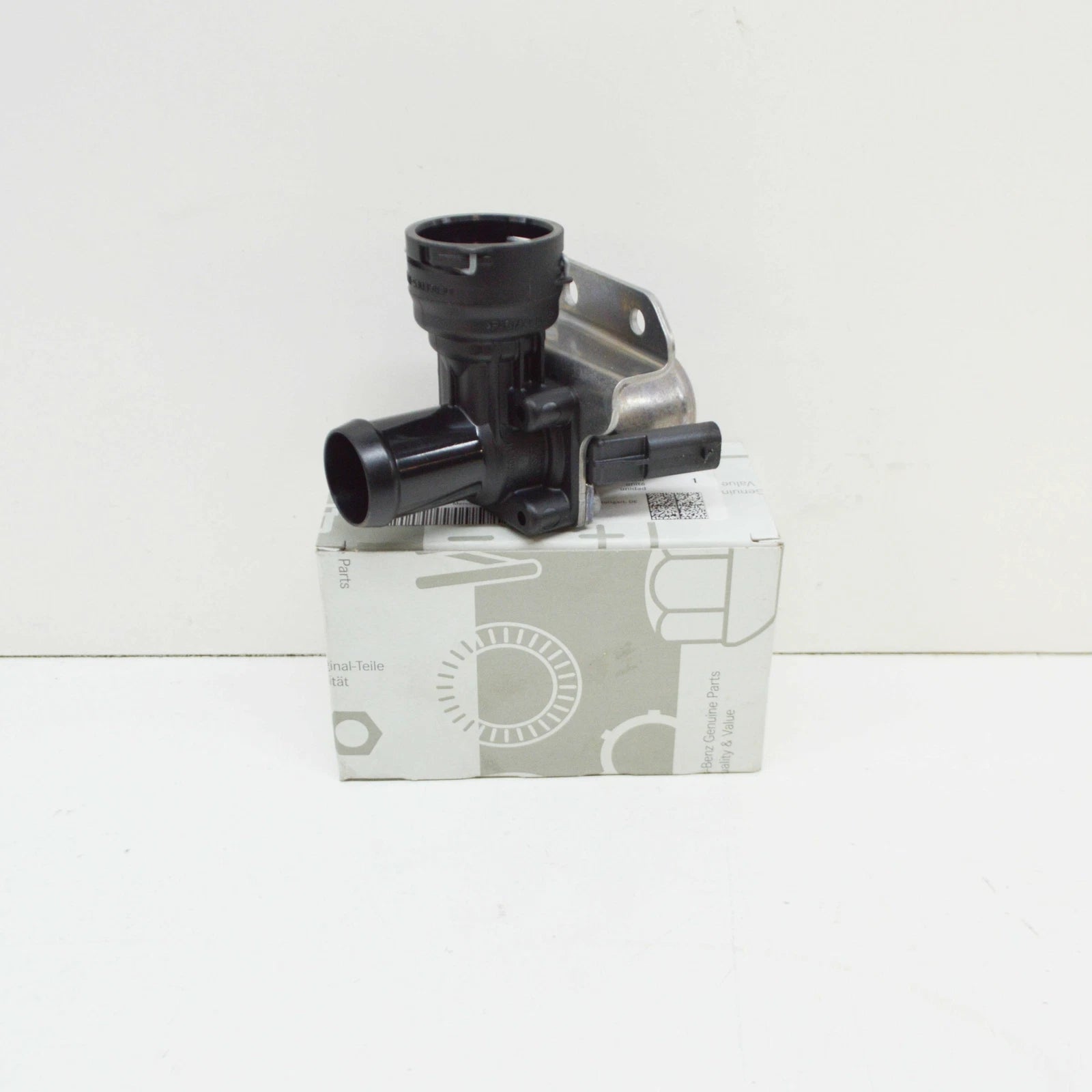 NEW MERCEDES-BENZ C W204 ENGINE COOLING WATER PUMP VALVE A2712030164