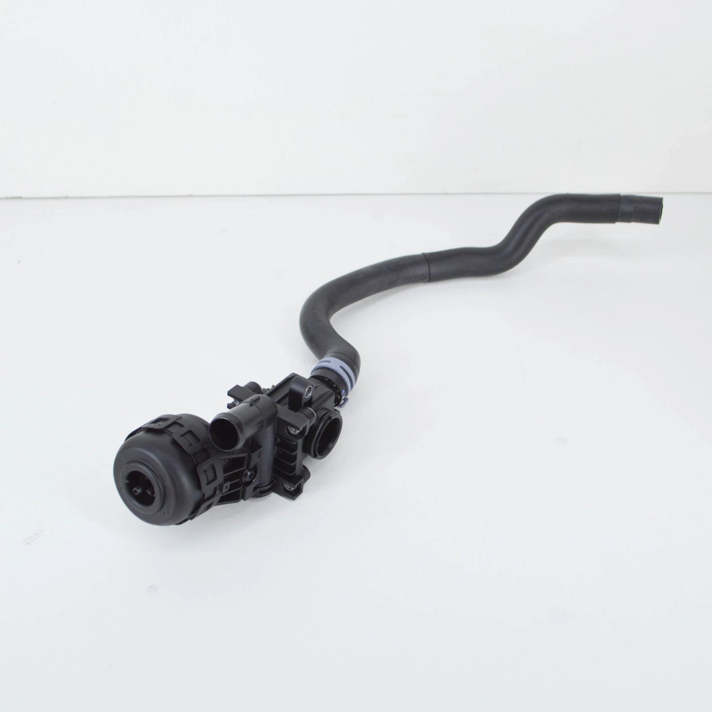 NEW AUDI Q8 4MN COOLANT REGULATOR REGULATING VALVE 057121737P ORIGINAL