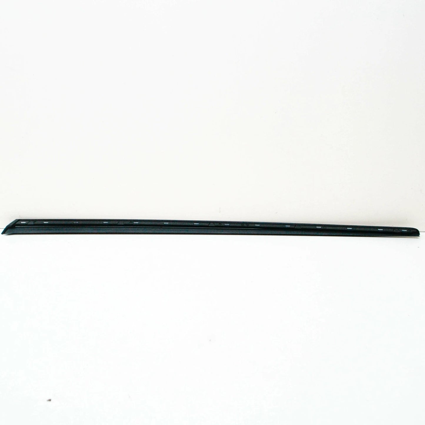 NEW AUDI A6 C8 FRONT LEFT WINDSHIELD VERTICAL MOLDING 4K08543273FZ ORIGINAL