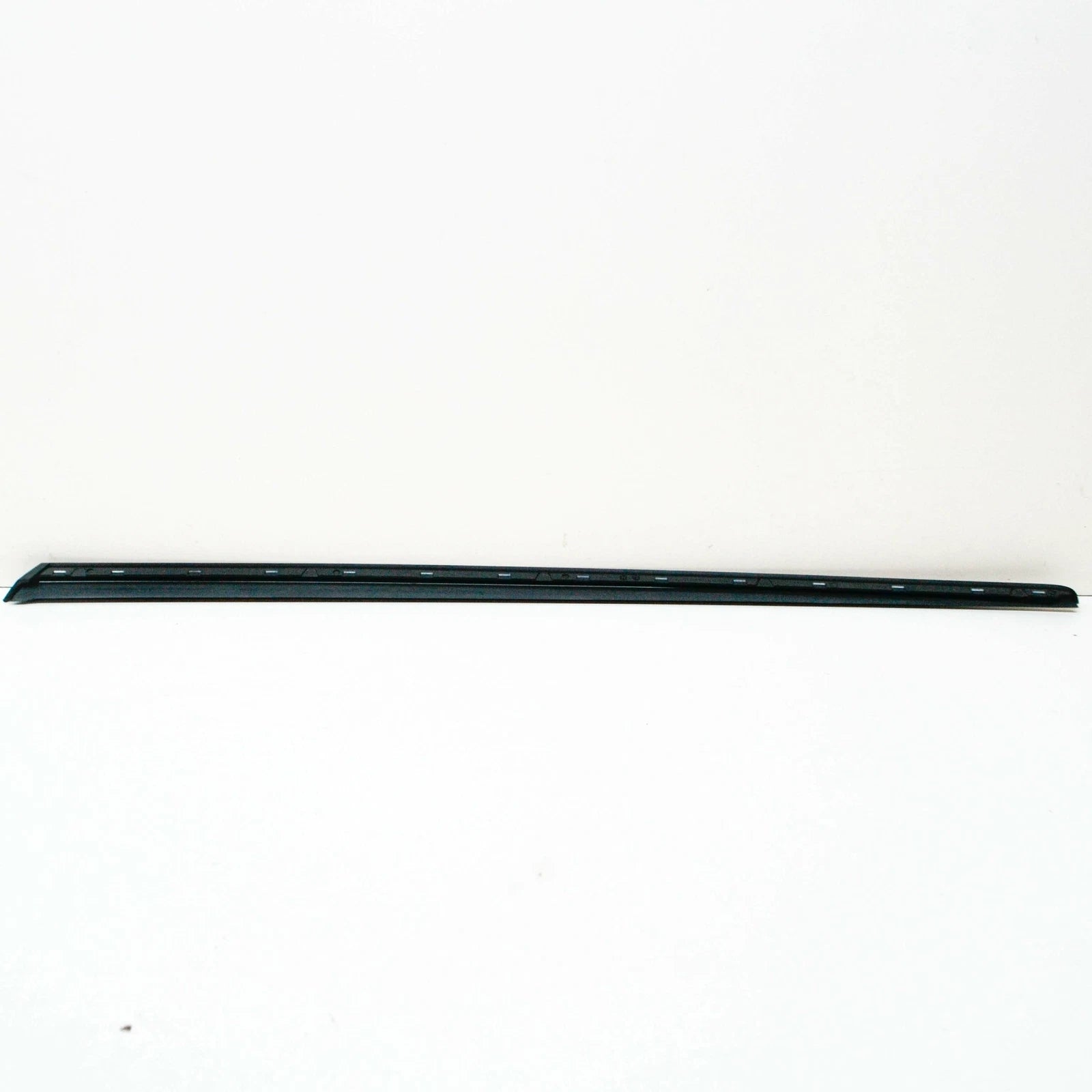 NEW AUDI A6 C8 FRONT LEFT WINDSHIELD VERTICAL MOLDING 4K08543273FZ ORIGINAL