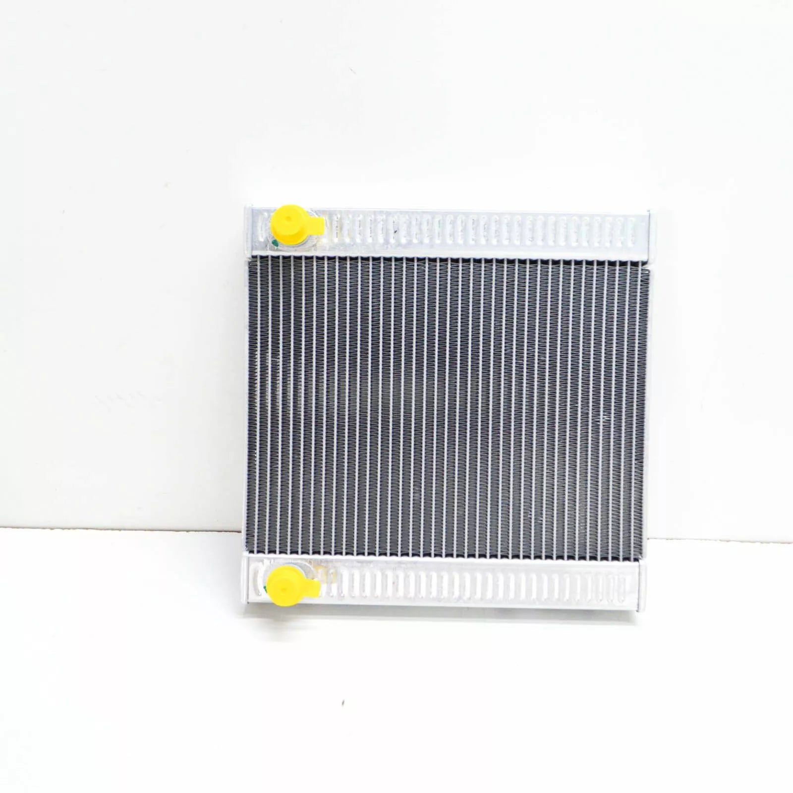 NEW BMW 5 G30 REMOTE RADIATOR 17118620207 ORIGINAL