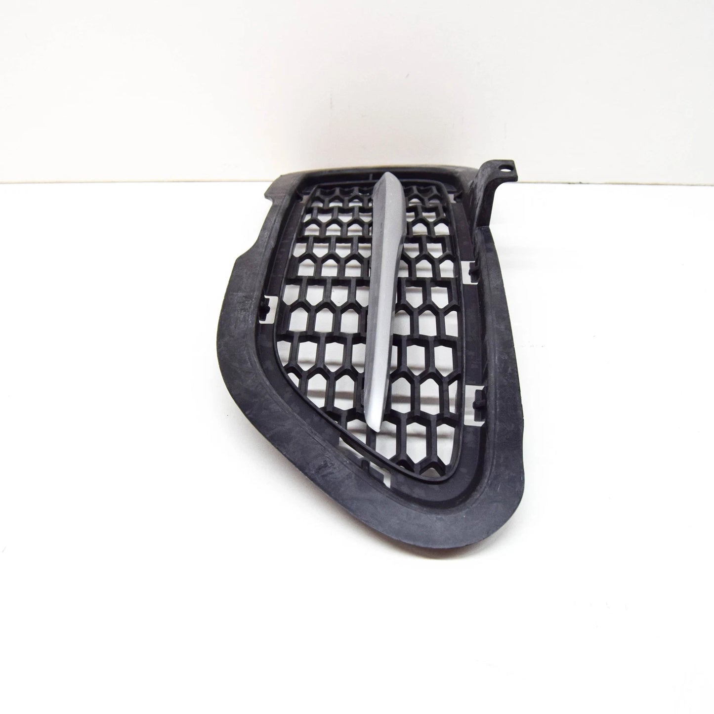 NEW BMW Z4 E89 ROADSTER FRONT GRILLE WITH CHROME STRIP RIGHT 51117262830