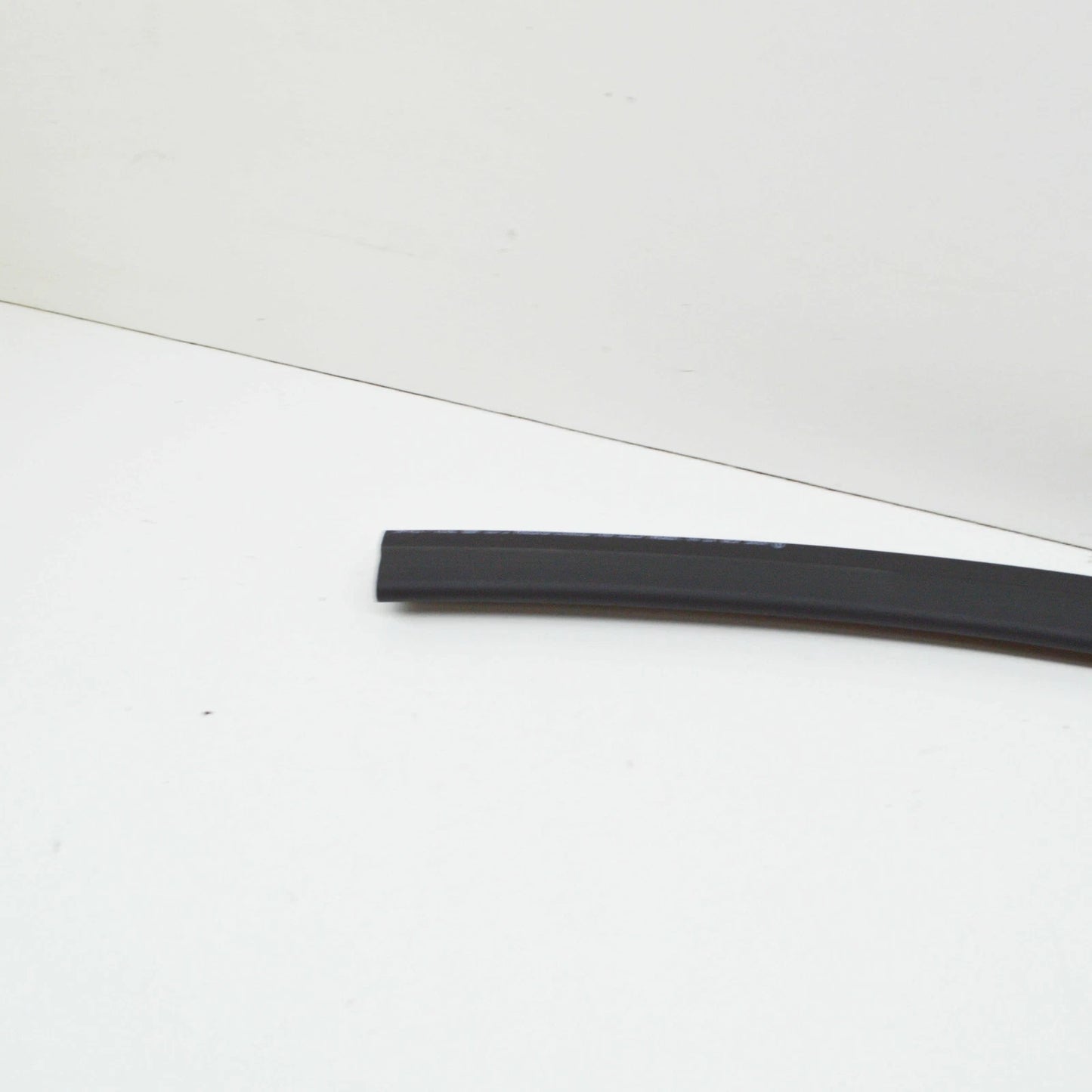 NEW MB C W205 FRONT BUMPER UPPER FRONT END SEALING A2056281300 ORIGINAL