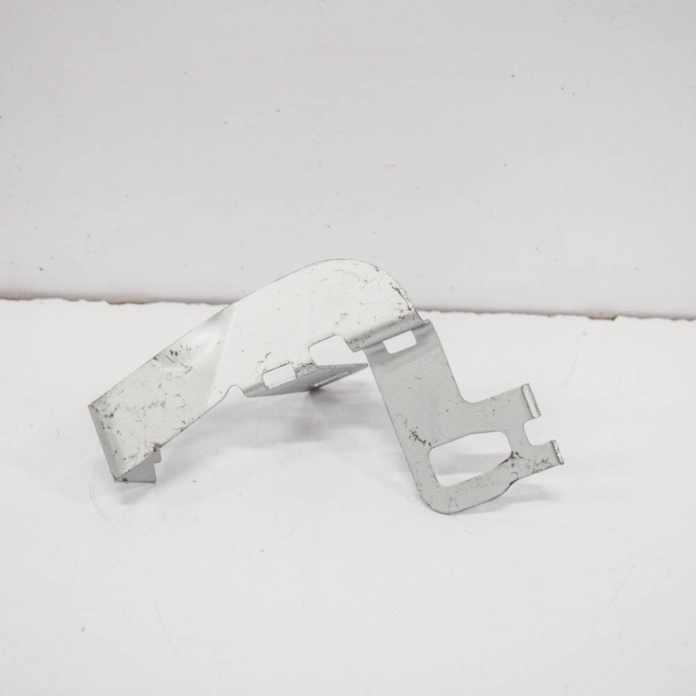 NEW MB E-CLASS W213 FRONT LEFT UNDERTRAY COVER BRACKET A2135240340 ORIGINAL