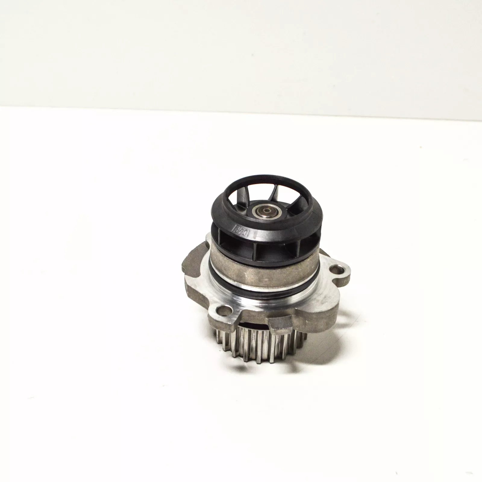 NEW AUDI TT 8J WATER PUMP 06F121011 2.0 TFSI ORIGINAL
