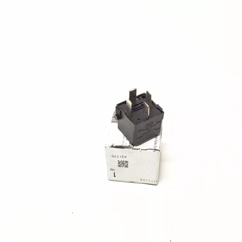 NEW MB CLA W117 RELAY A0009828023 ORIGINAL