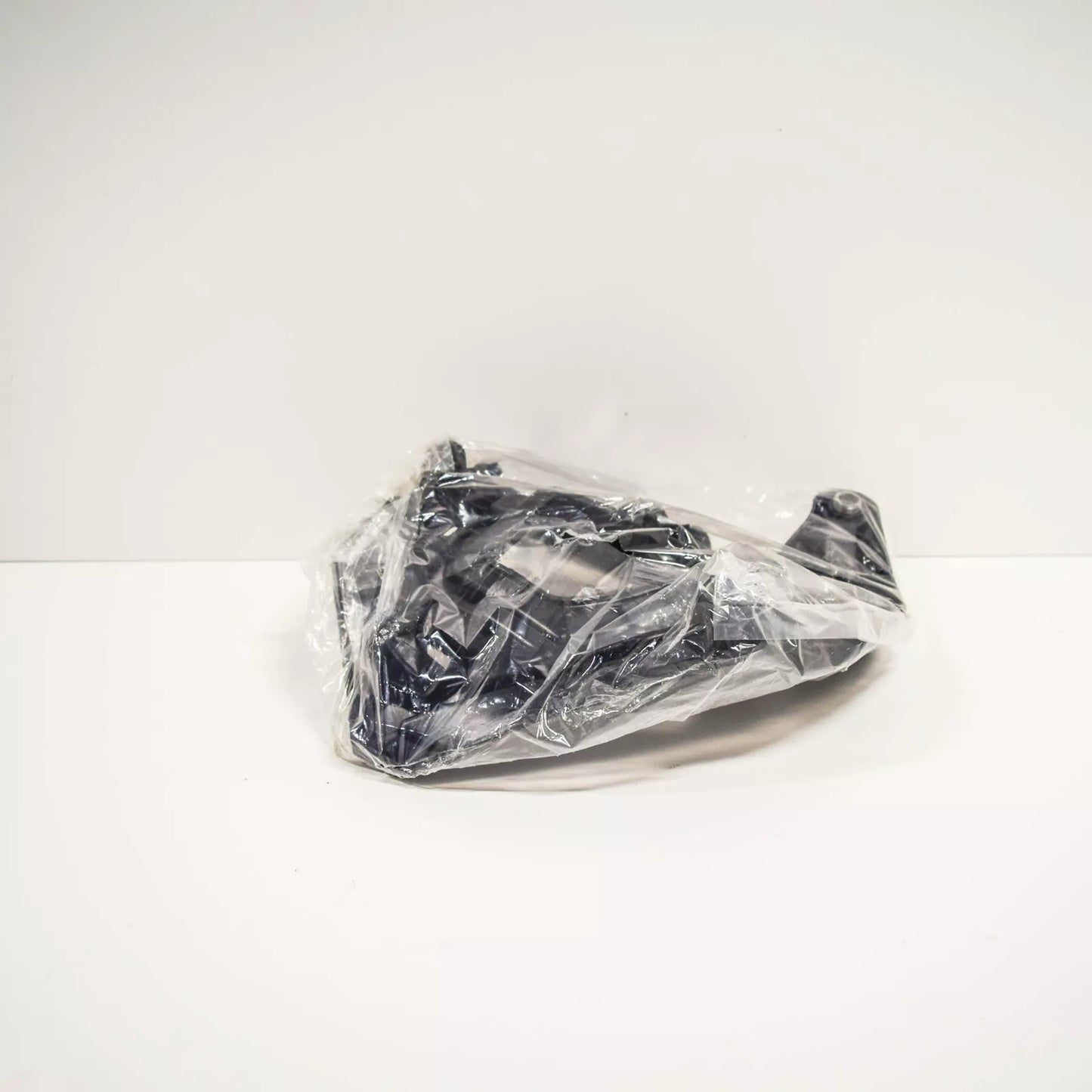 NEW VOLKSWAGEN BEETLE A5 FRONT LEFT HEADLIGHT BRACKET 5C5941053B