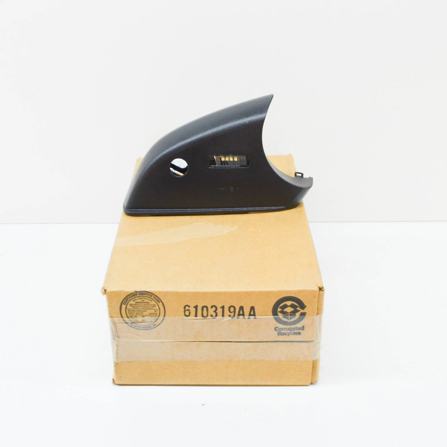 NEW MB GLE COUPE C292 FRONT RIGHT DOOR MIRROR BOTTOM COVER A1668101800 ORIGINAL