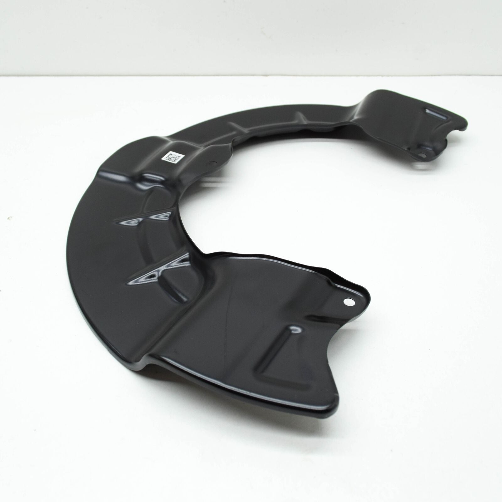 NEW MB CLA COUPE C118 FRONT RIGHT BRAKE DISC PROTECTION A1774210600 ORIGINAL